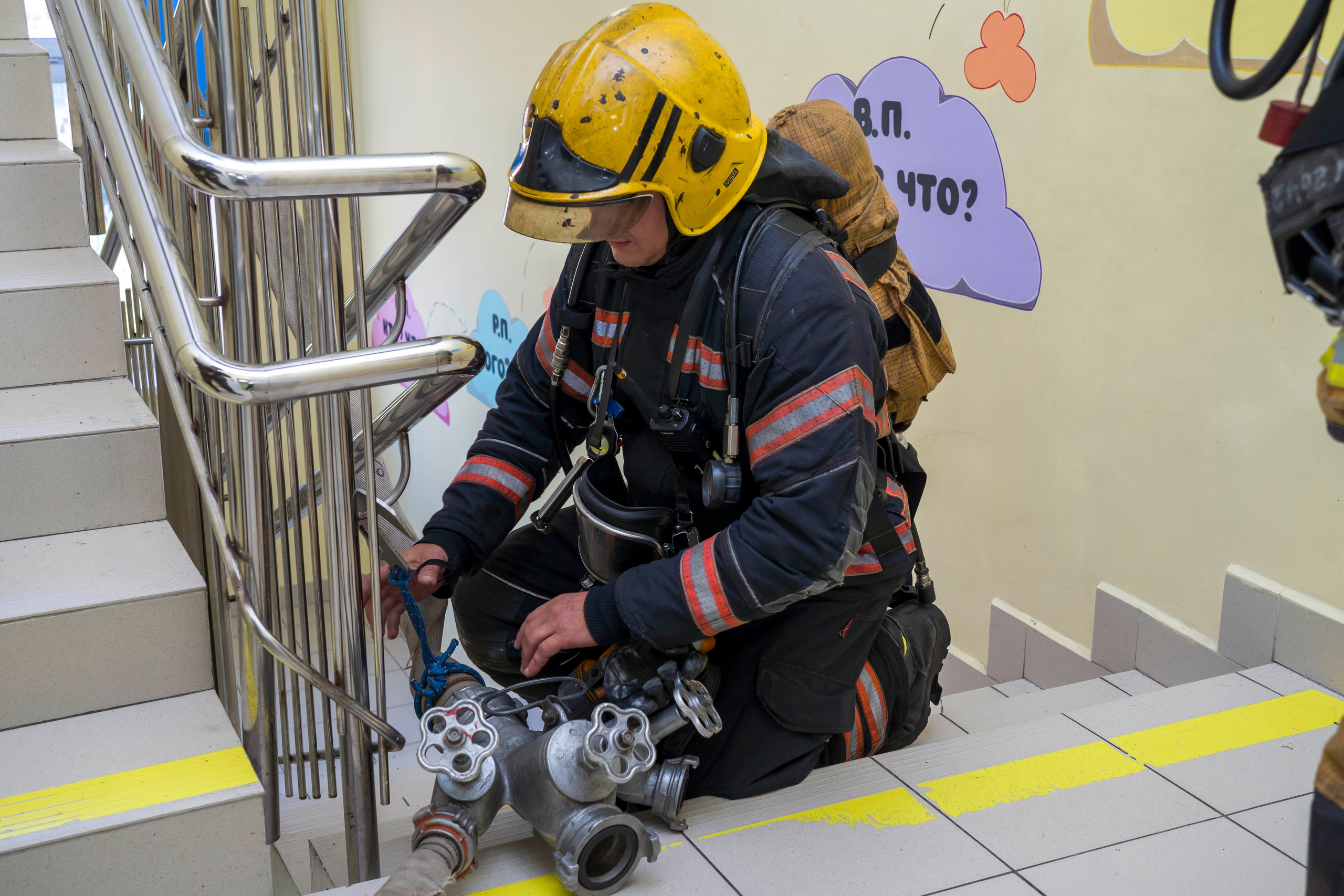 МЧС тренировка эвакуации в школе. Фотограф в Санкт-Петербурге. Репортажная и все съёмки для бизнеса
