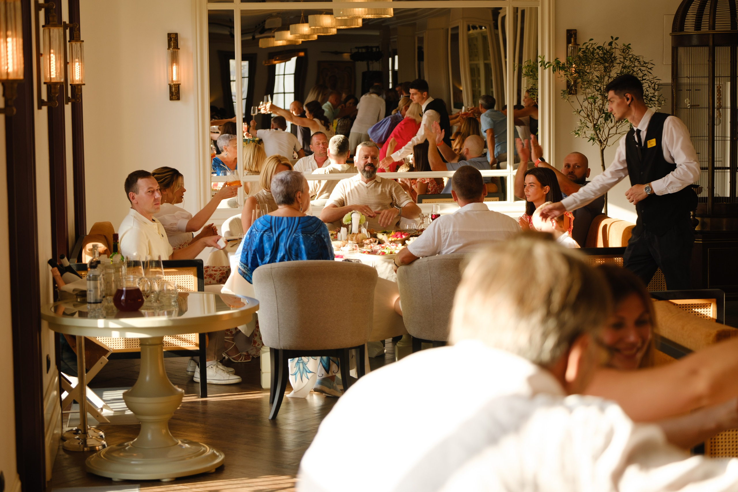 Фотограф на юбилей в Крыму | Съемка дня рождения | Илья Желдак. Профессиональная фотосъемка в Крыму. Натуральные эмоции и живые кадры. Забронируйте дату прямо сейчас!