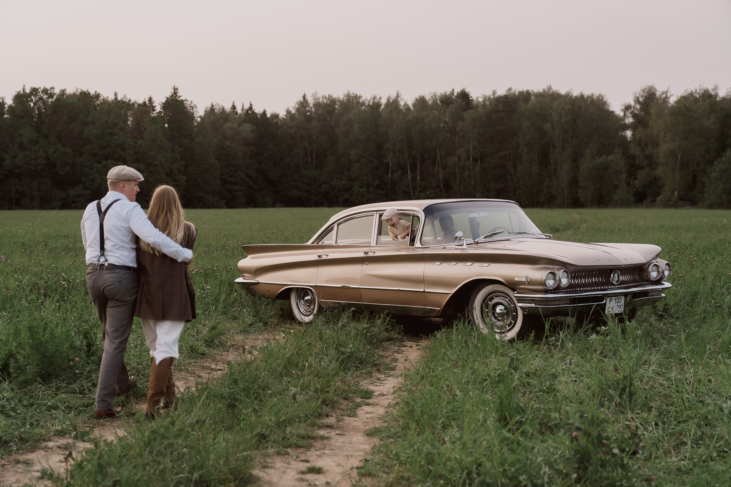Фотосессия с ретро тачкой. Семейный и детский фотограф в Сергиев Посаде, Хотьково Якимчук Любовь
