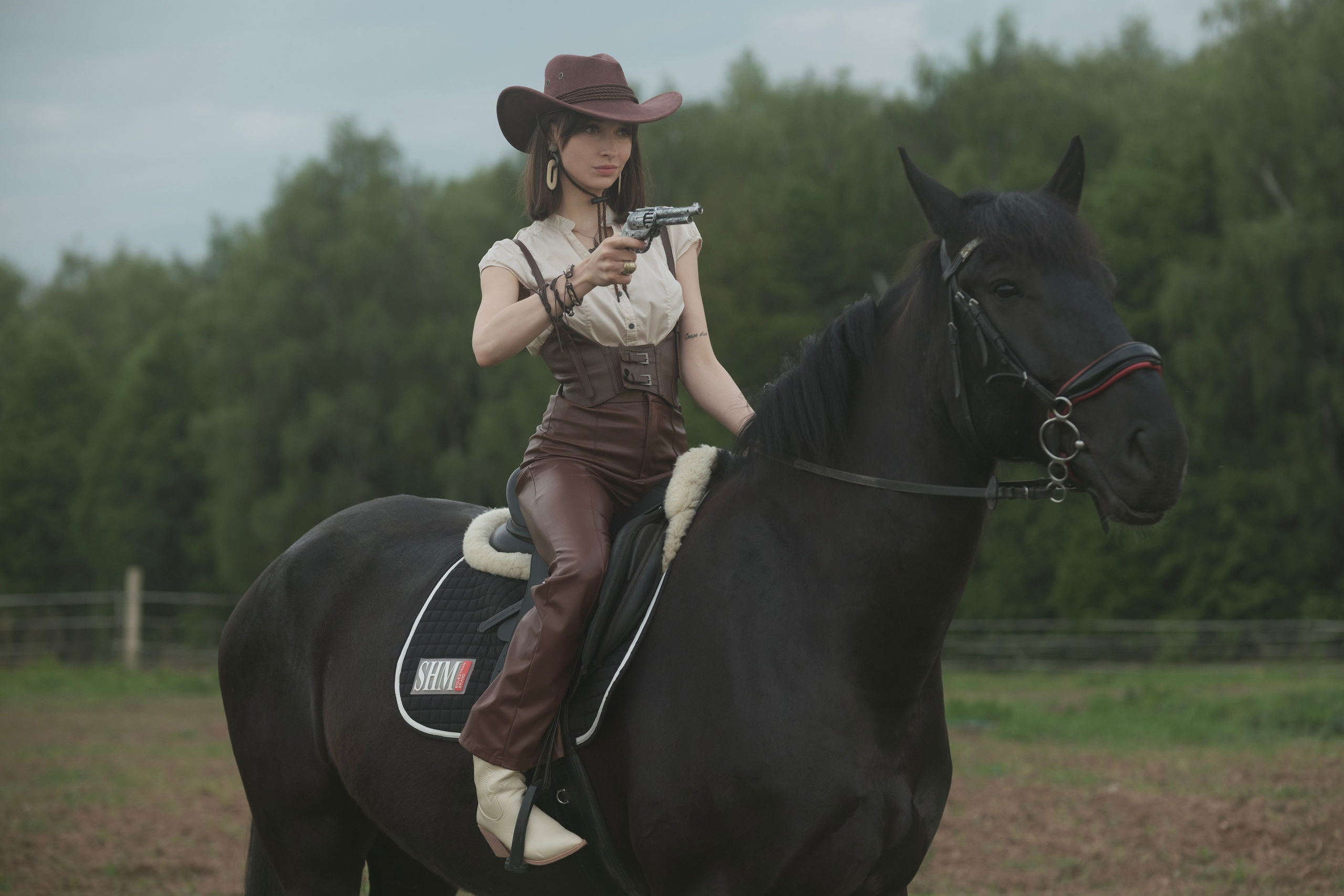 Стилизованная и сюжетная сьемка. Портретный фотограф в Москве Александр Денисов