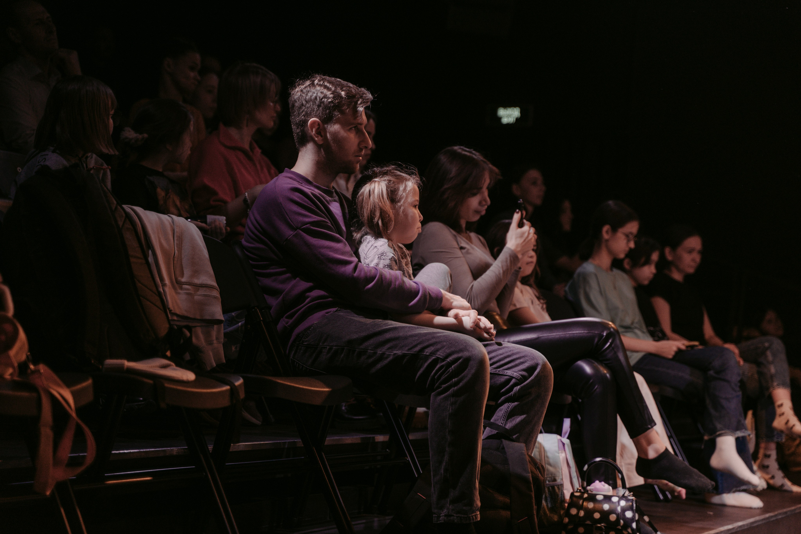 Дети танцуют // моң. Главная