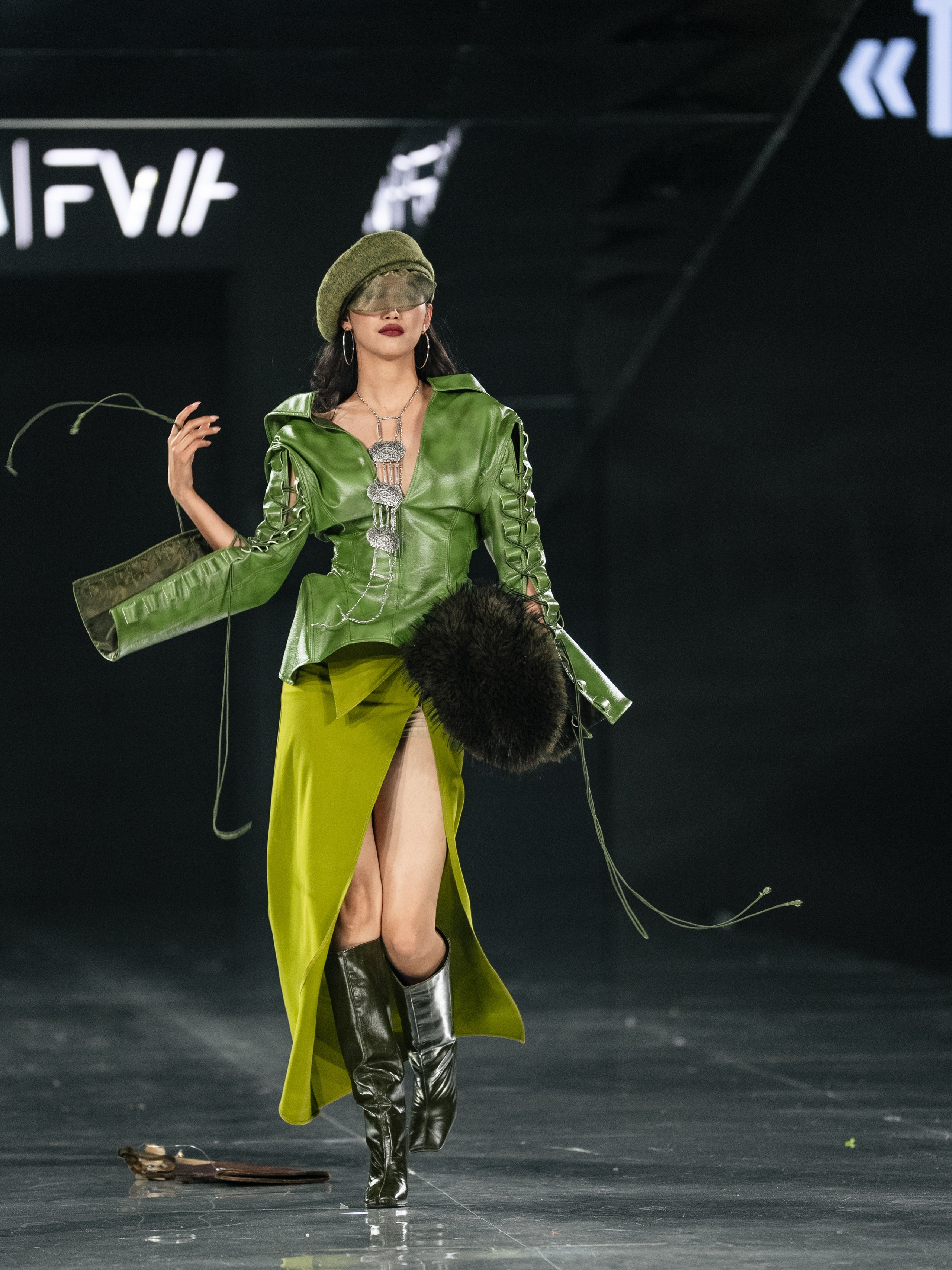 Visa Fashion Week SAKH. Сайт Алматинского НЮ АРТ, будуар и фэшн фотографа Дениса Карпенко