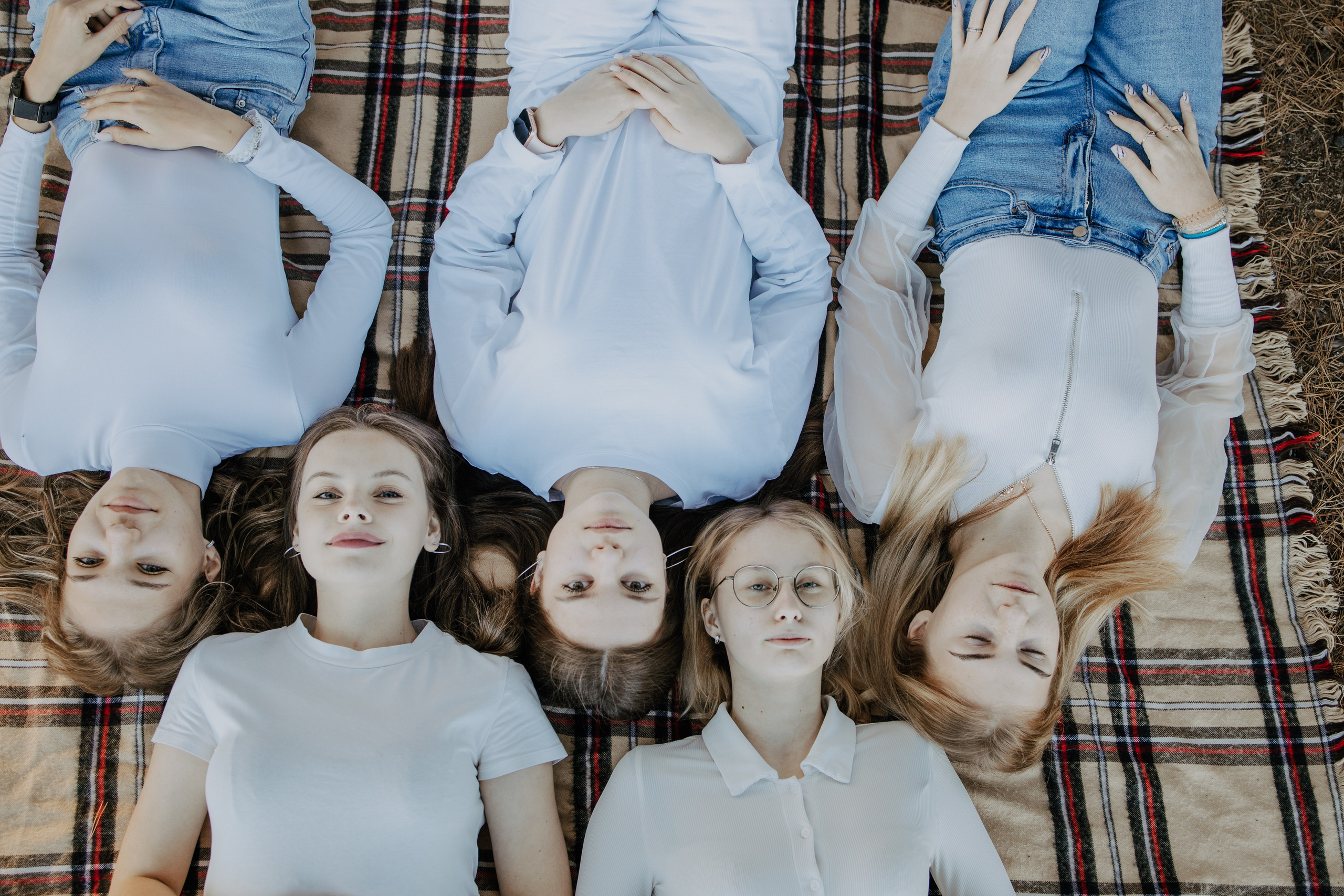 Фотосессия пикника для 11 класса. Выпускные альбомы в Серпухове