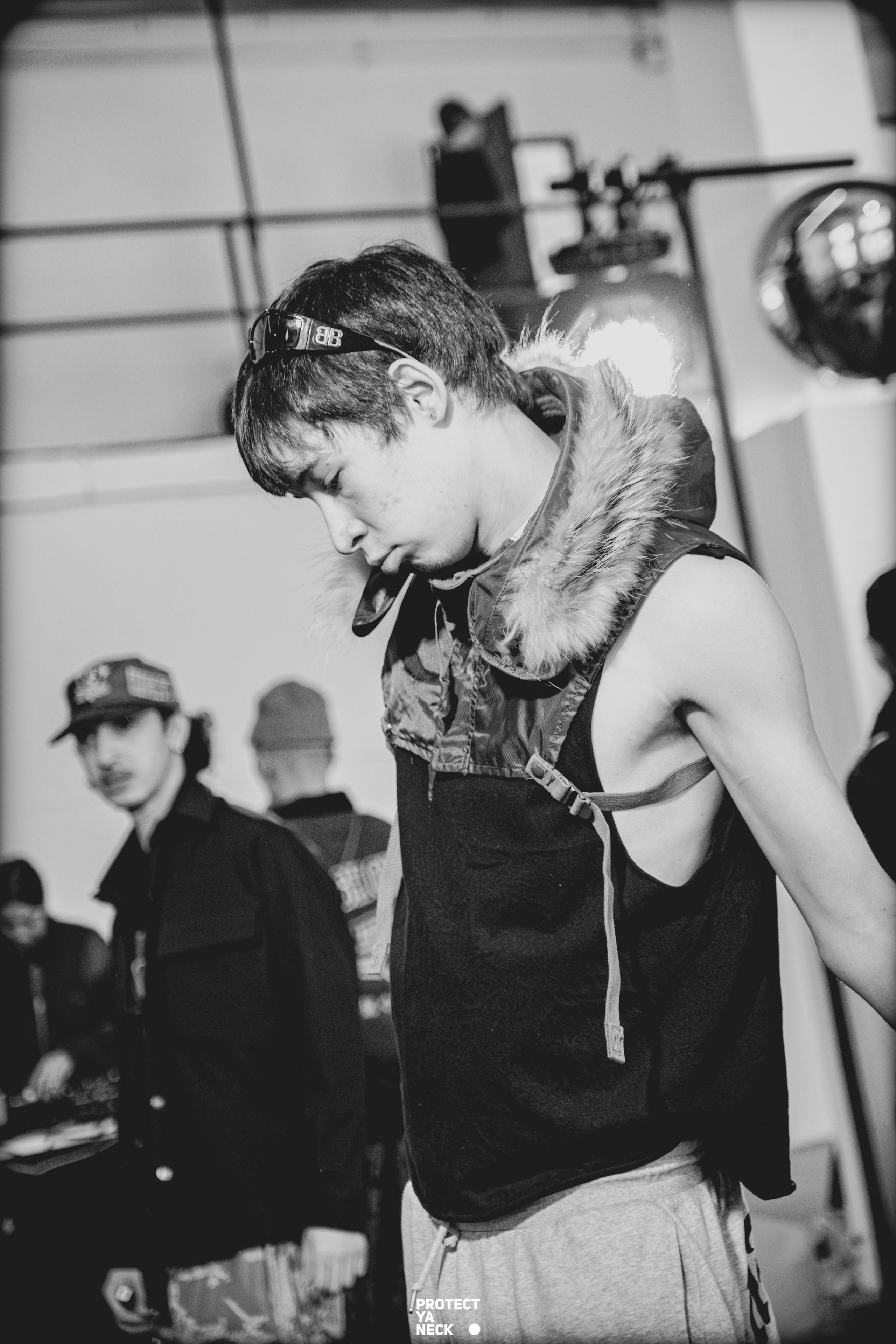 PROTECT YA NECK 22/03 (@youlovebu). Соня бу тебя сфоткала