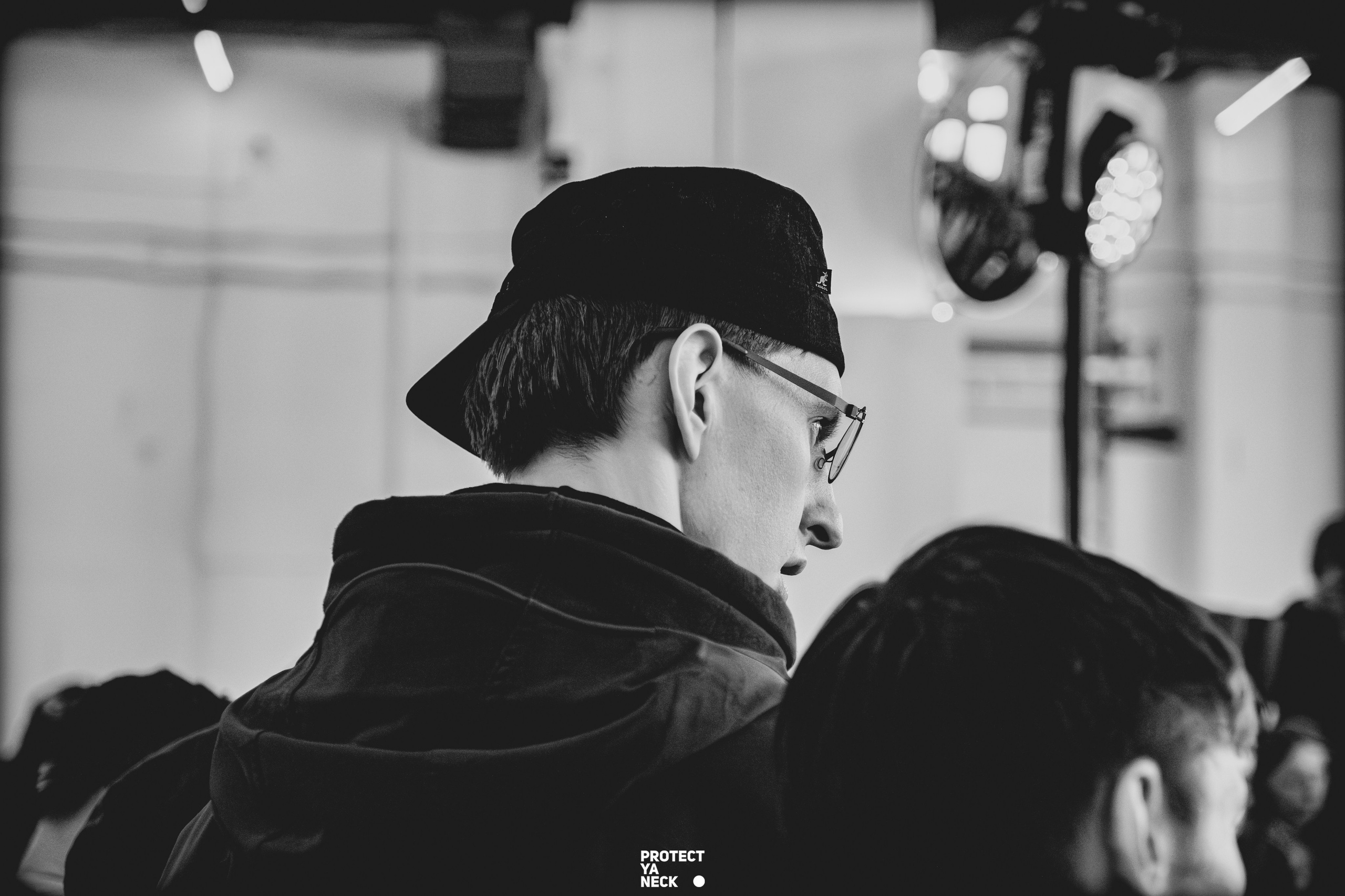 PROTECT YA NECK 22/03 (@youlovebu). Соня бу тебя сфоткала