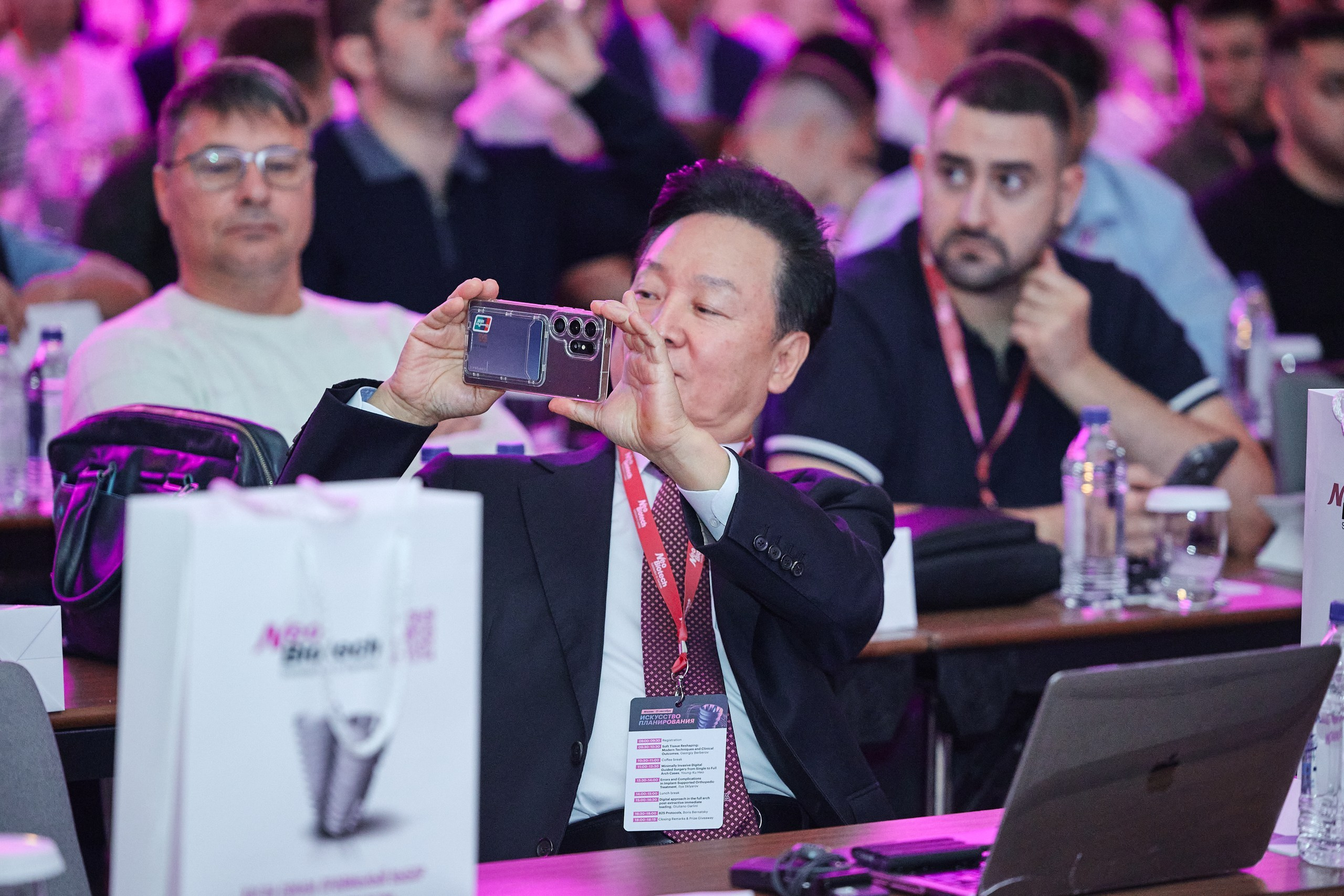 Конгресс имплантологов Neo Biotech 2025. Антон Артюшин, портретный фотограф. Москва