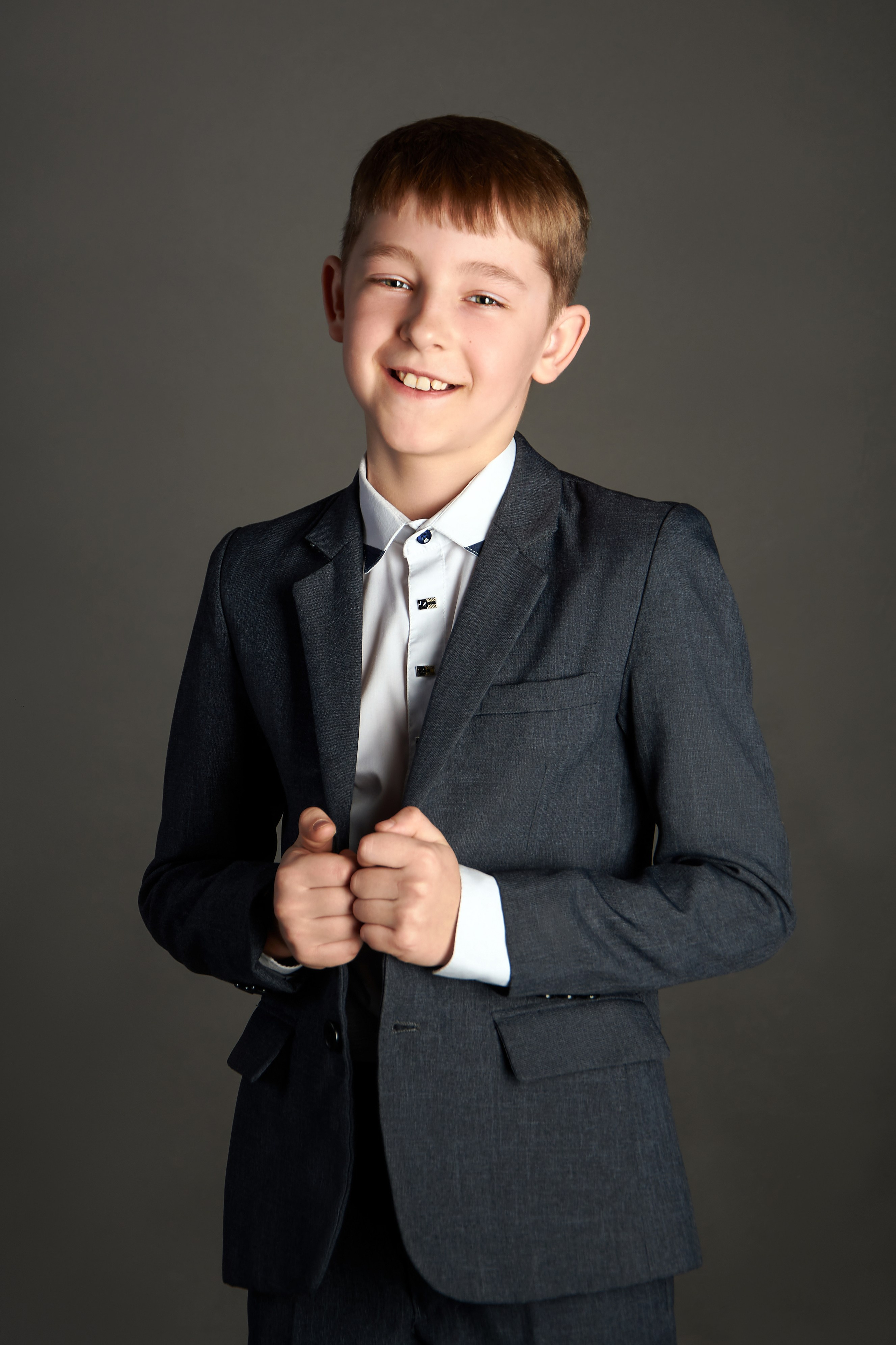 Портретная съемка в альбом. Лицей, 4-й класс. Ольга Чёкотова (Фотограф Кострома)