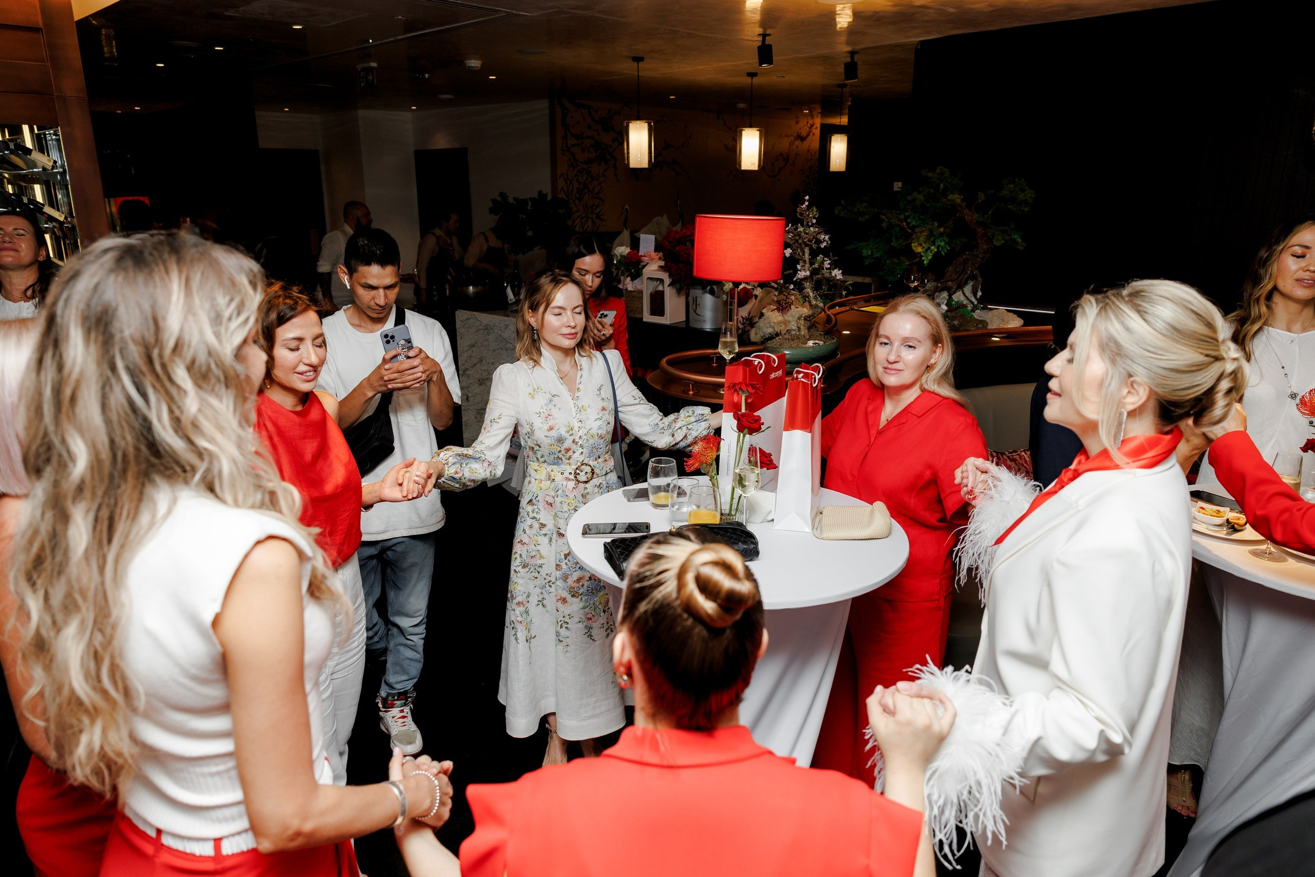 Monaco beauty saloon. Меня зовут Гайдар Искаков. Я живу в Астане и фотографирую свадебные торжества, ивенты, индивидуальные сьемки в Астане, Алматы и Дубае