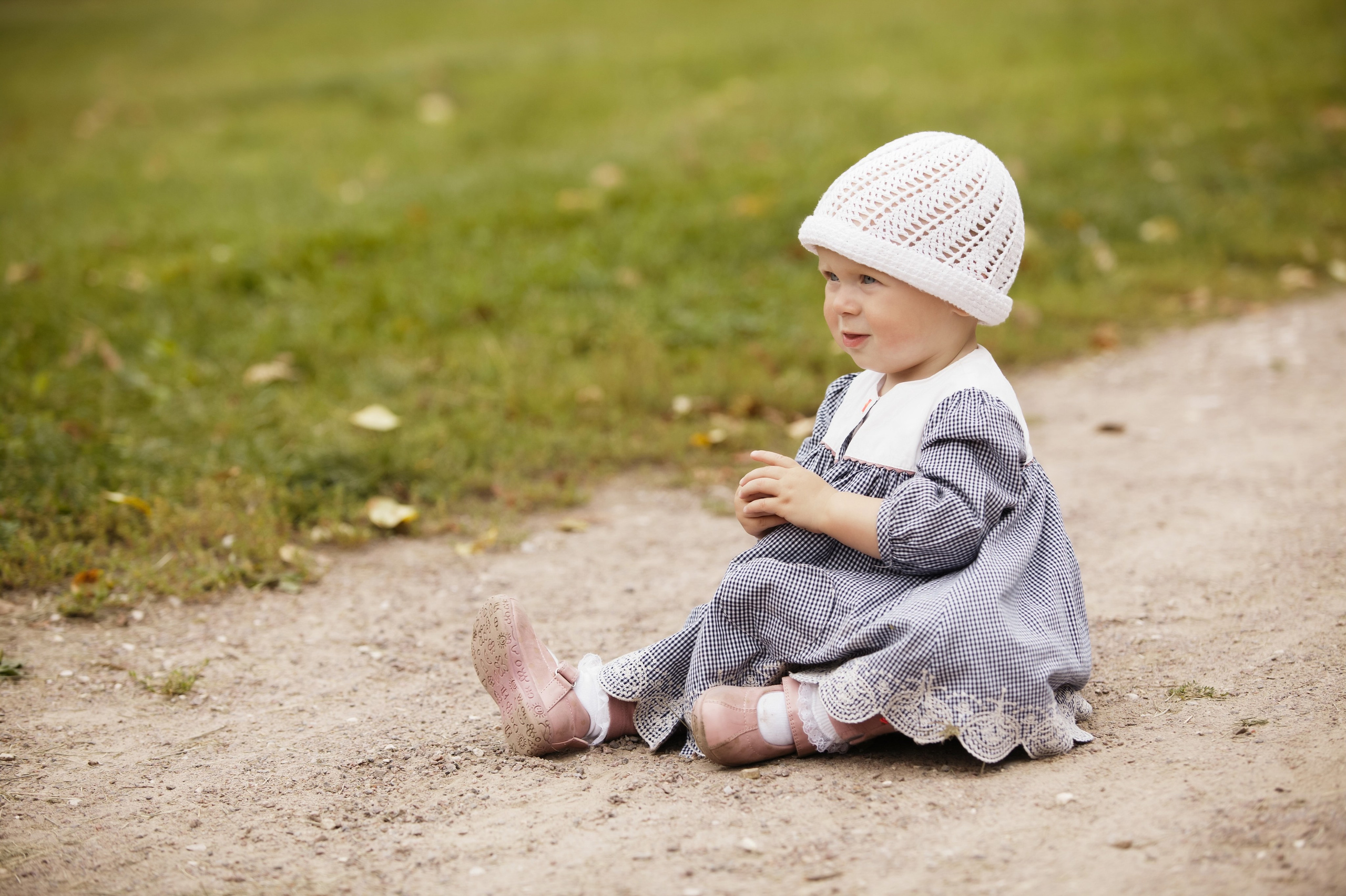 Прогулка малышки с мамой в парке. Фотографы в Москве Светлана Устинова и Сергей Грачев