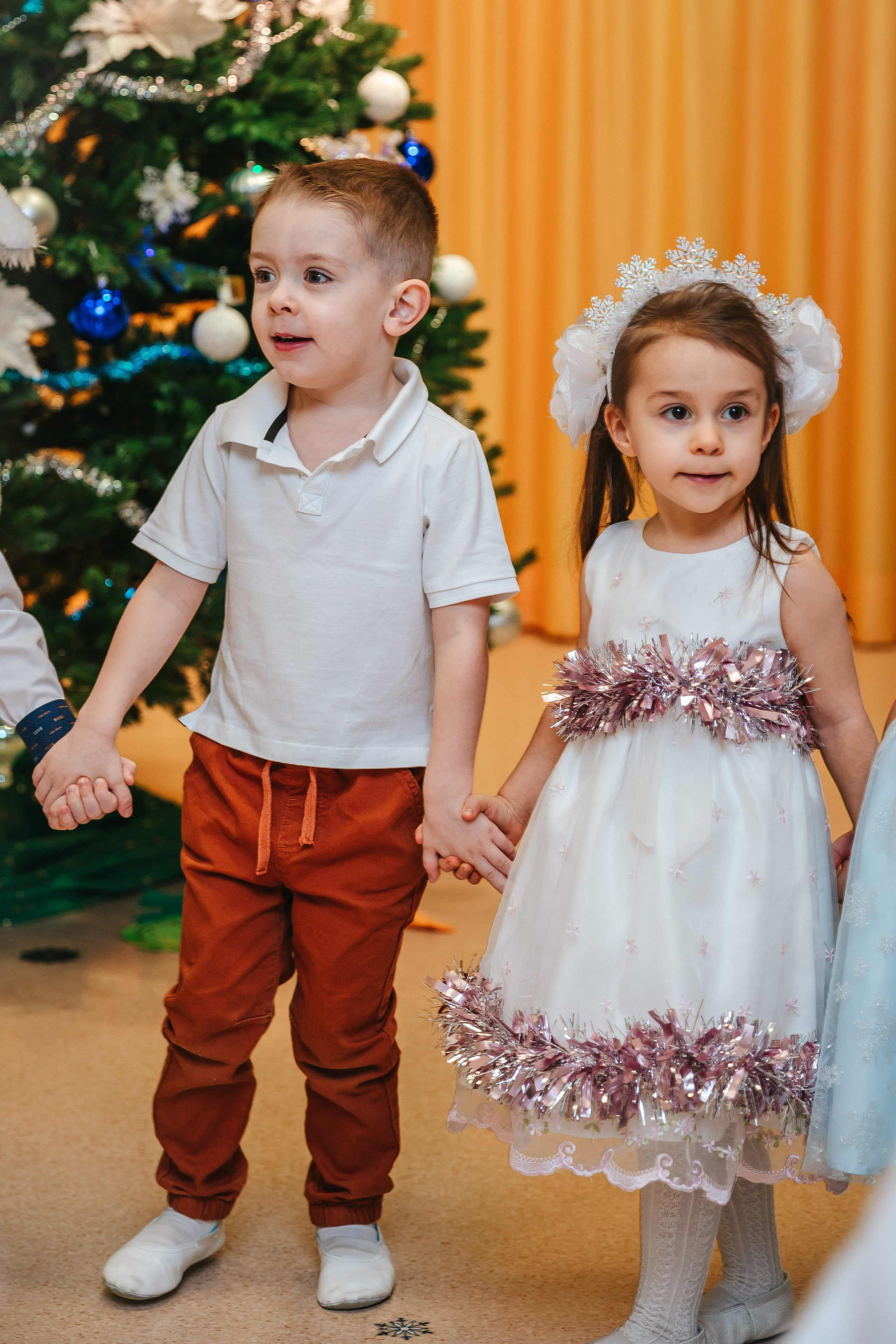 Новогодний утренник в младшей группе. Семейный lifestyle фотограф в Санкт-Петербурге Людмила Пахомова