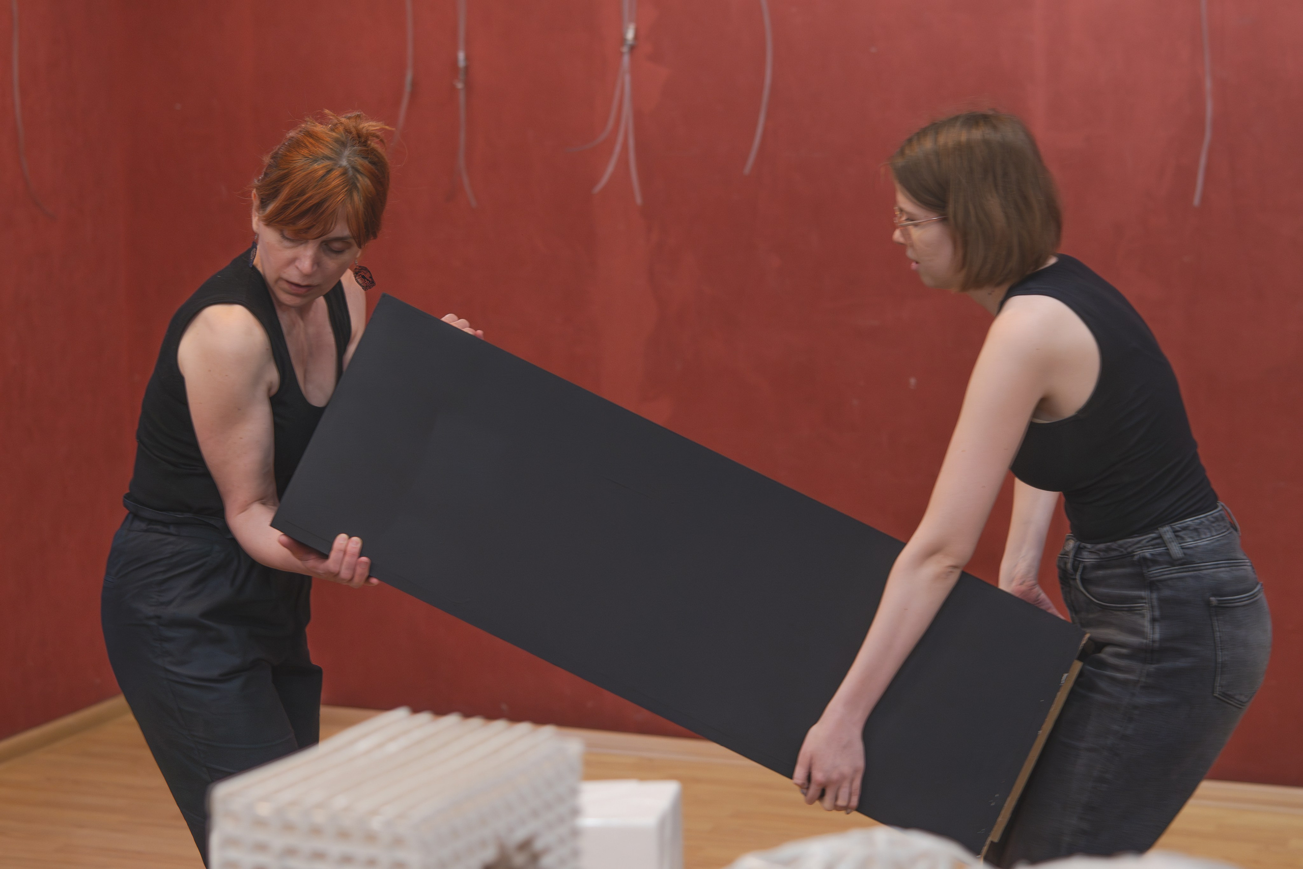 Монтаж выставки «10 из 10». Фотохудожник Москва