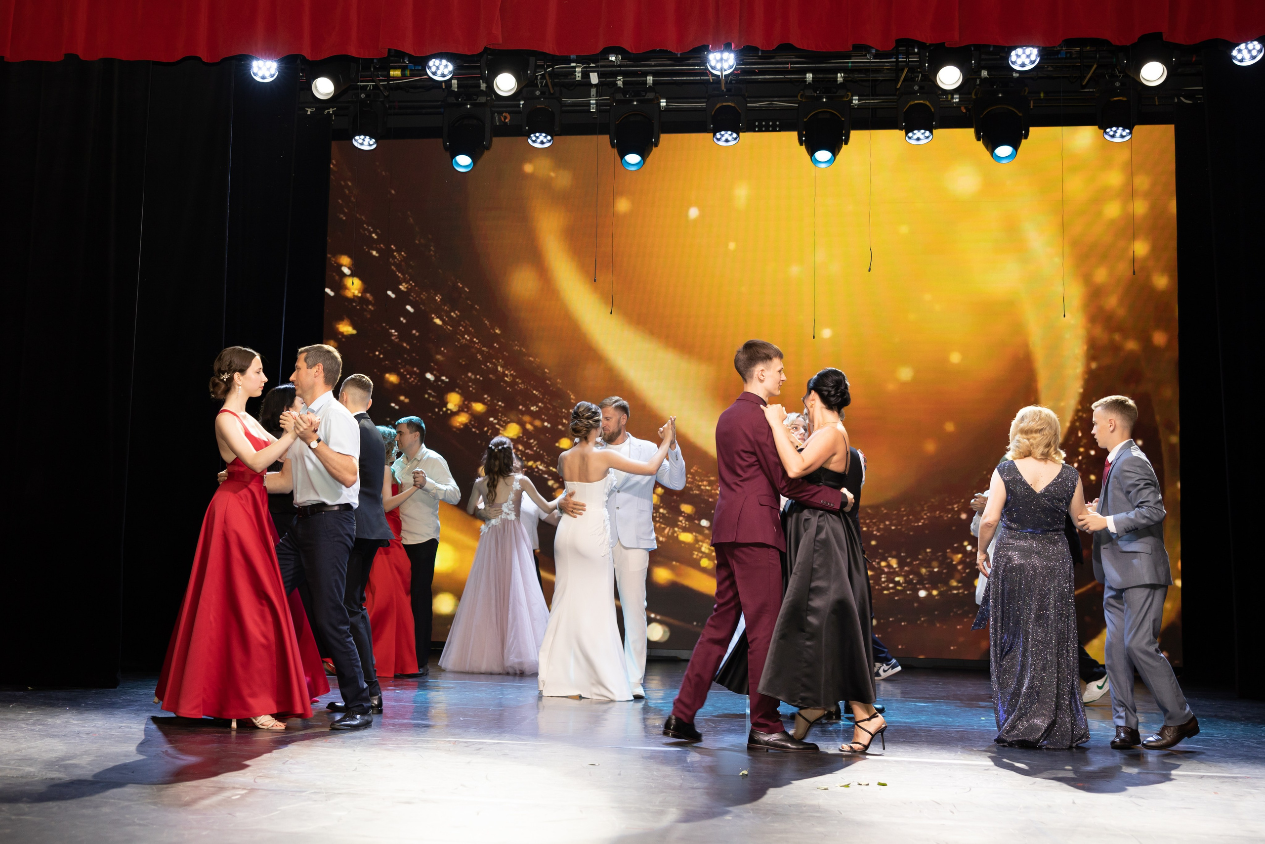 Выпускной 73 школа. Семейный фотограф в Рязани и Рязанской области