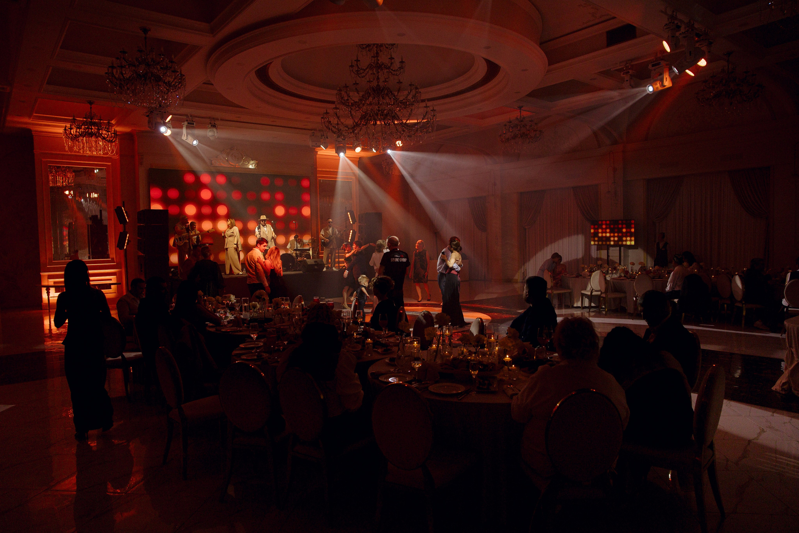 Олег и Олеся. Организатор и координатор свадеб и других мероприятий в городе Набережные Челны