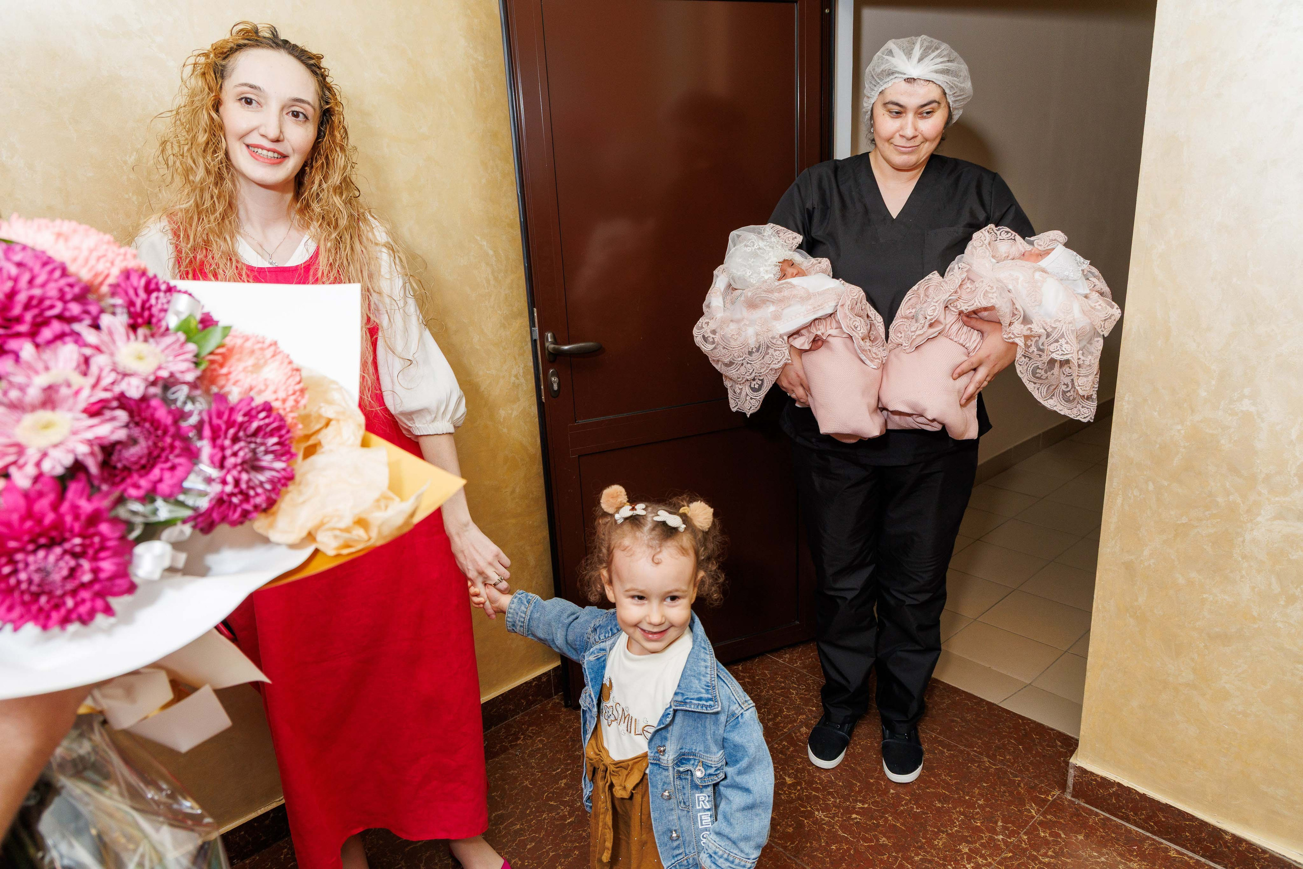 Торжественная выписка из родильного дома в Ессентуках.