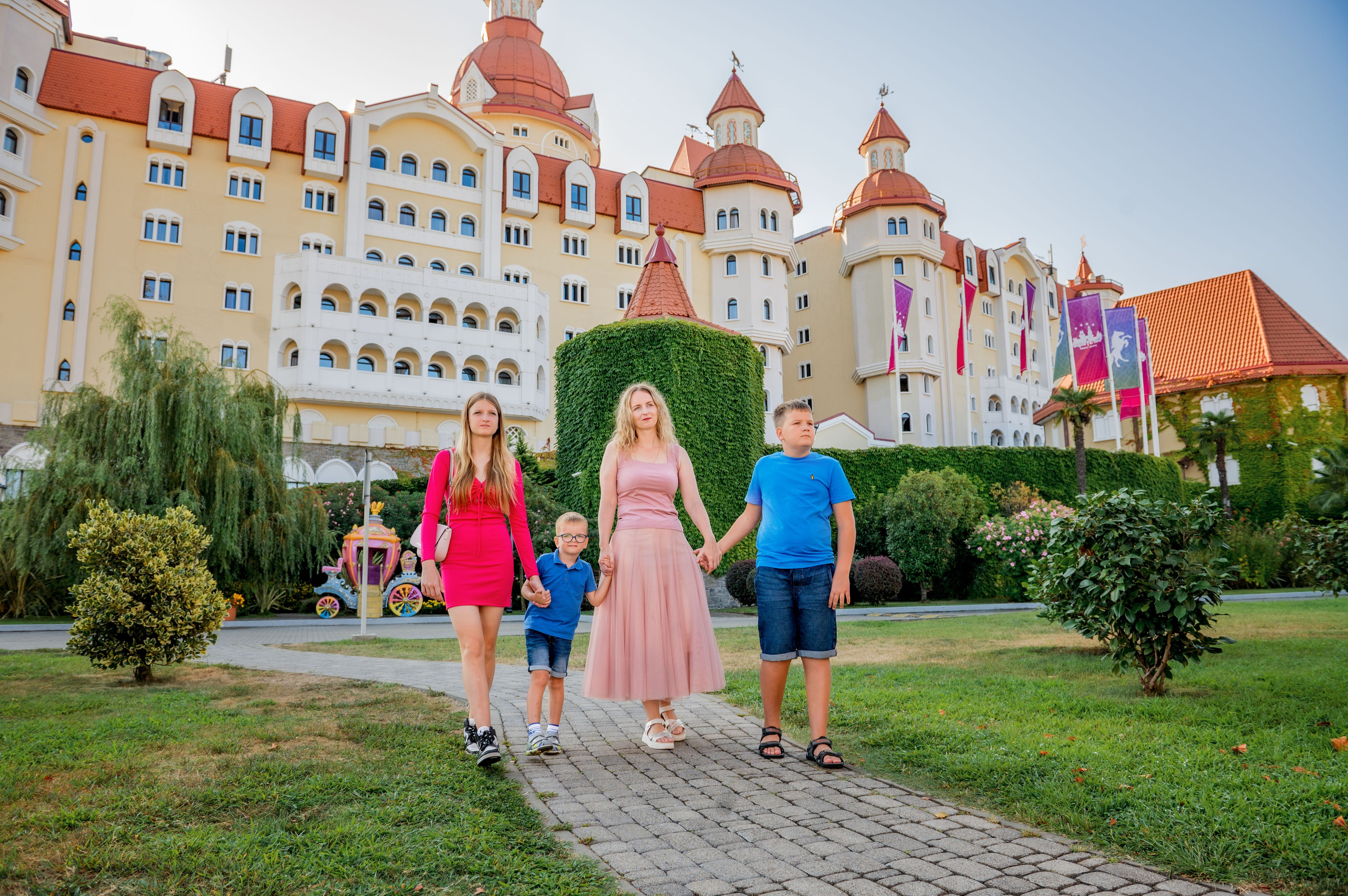 Семейная фотосессия в Сириусе. Фотограф в Сочи, Адлере, Сириусе и на Красной поляне Кушабаева Алёна