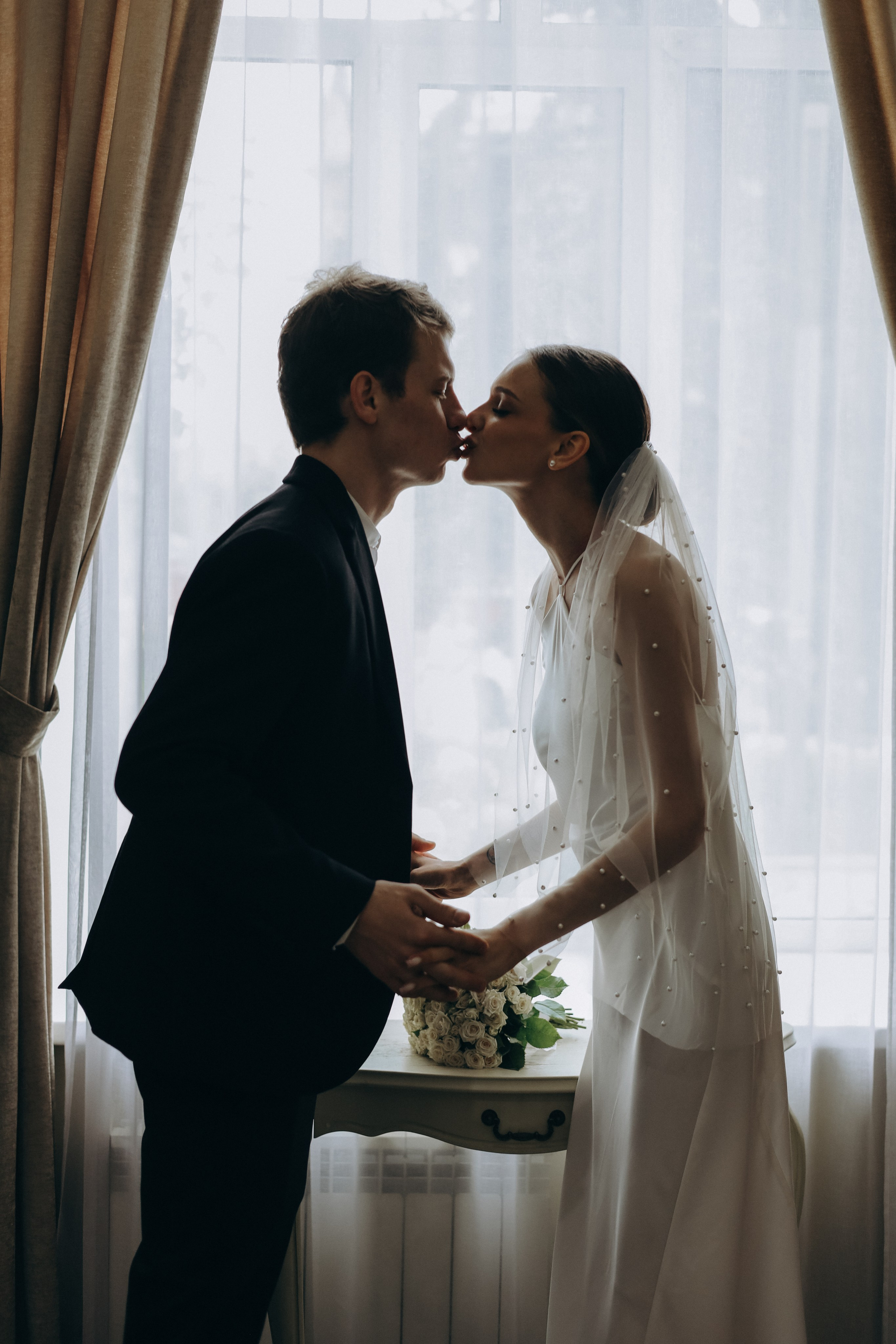 Олеся и Даня. Роспись в Таганском ЗАГСе. Диана Чечель. Свадебный и семейный фотограф в Москве