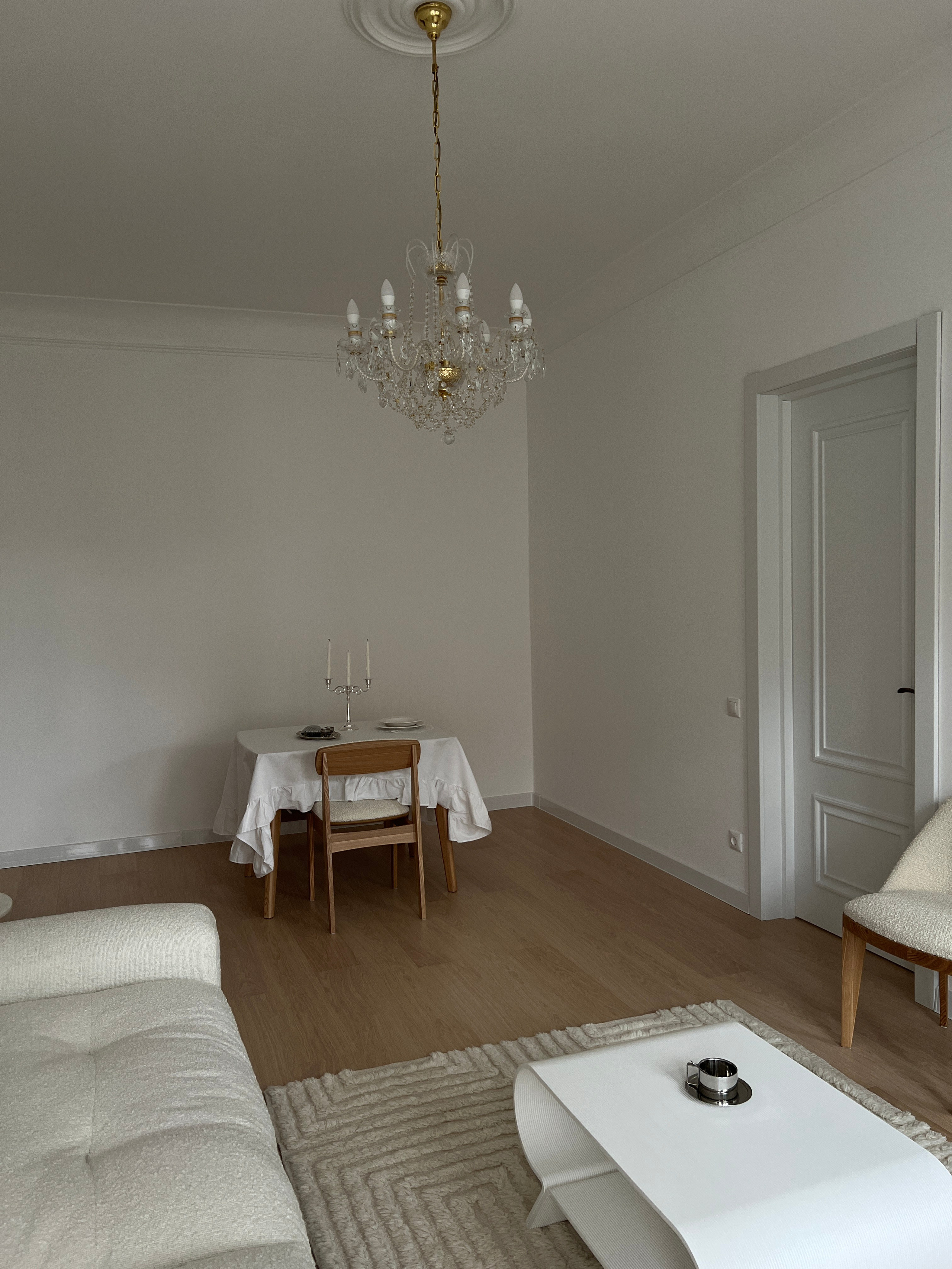 ИНТЕРЬЕР ГОСТИНОЙ. PARISIEN STUDIO | Интерьерная квартира — студия в стиле минимализм в Москве