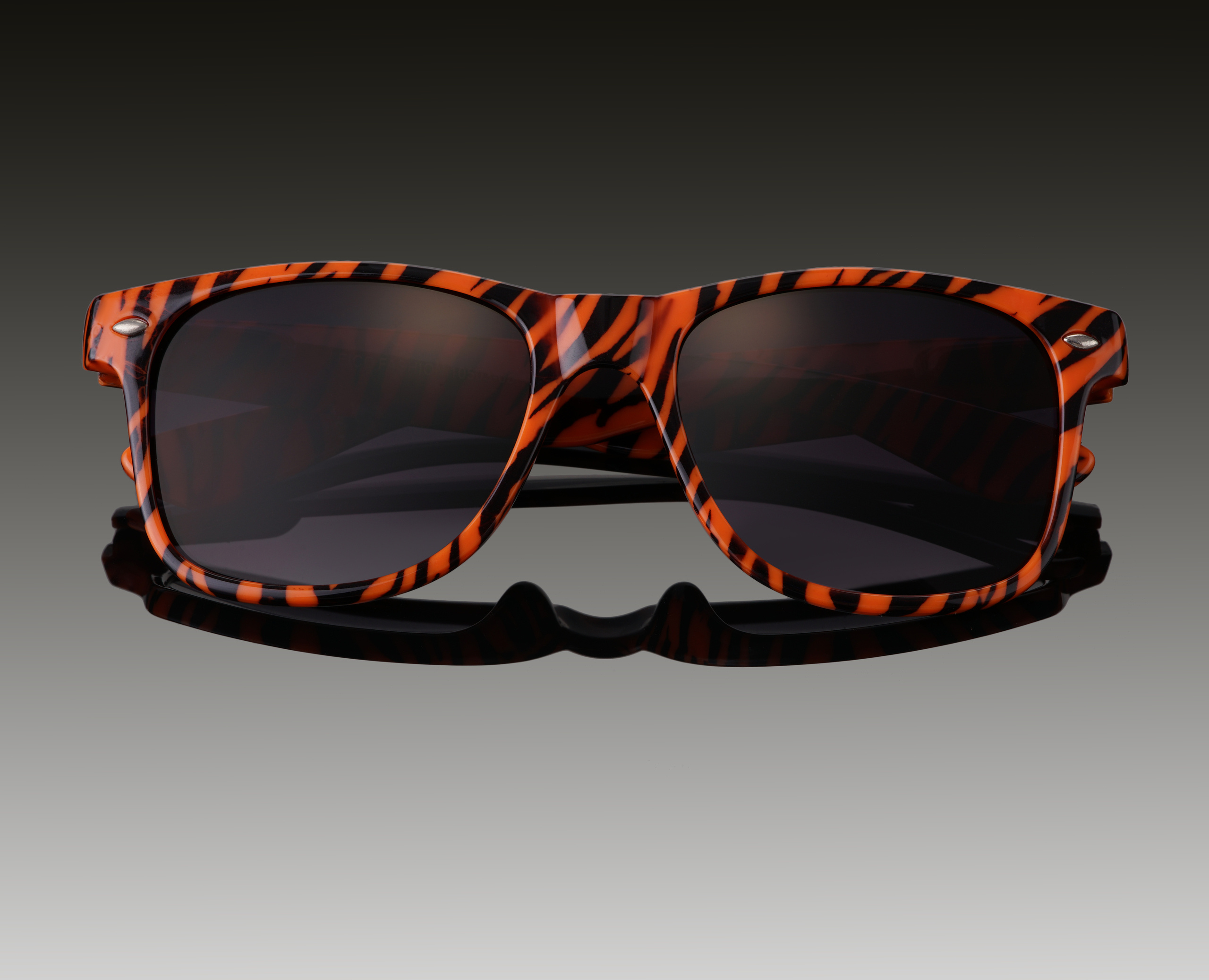 Предметная фотография солнечных очков для сайта, инстаграм, каталога