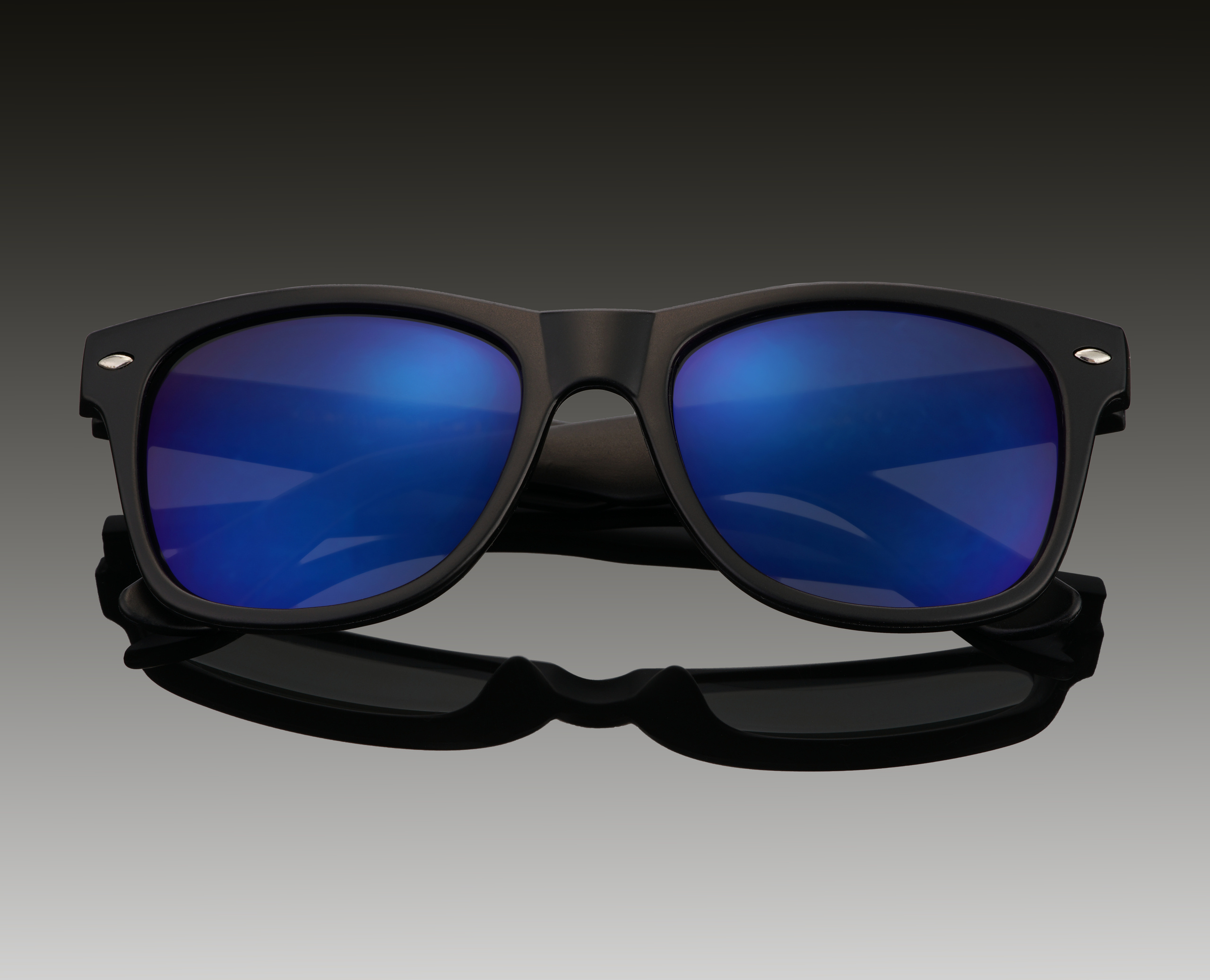 Предметная фотография солнечных очков для сайта, инстаграм, каталога