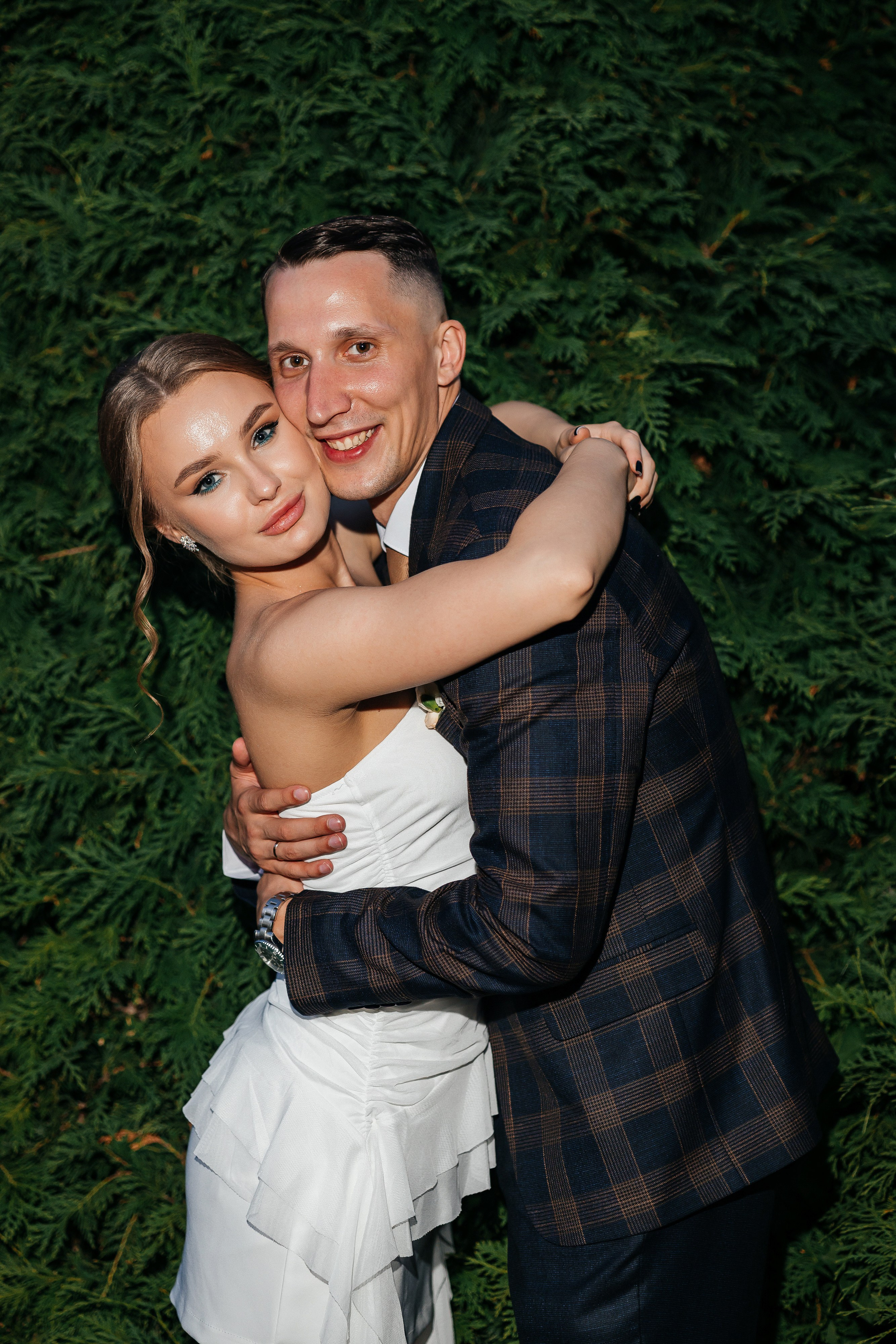 Красивый свадебный ужин в уютном ресторане. Олег Сверчков | Свадебный фотограф Вологда