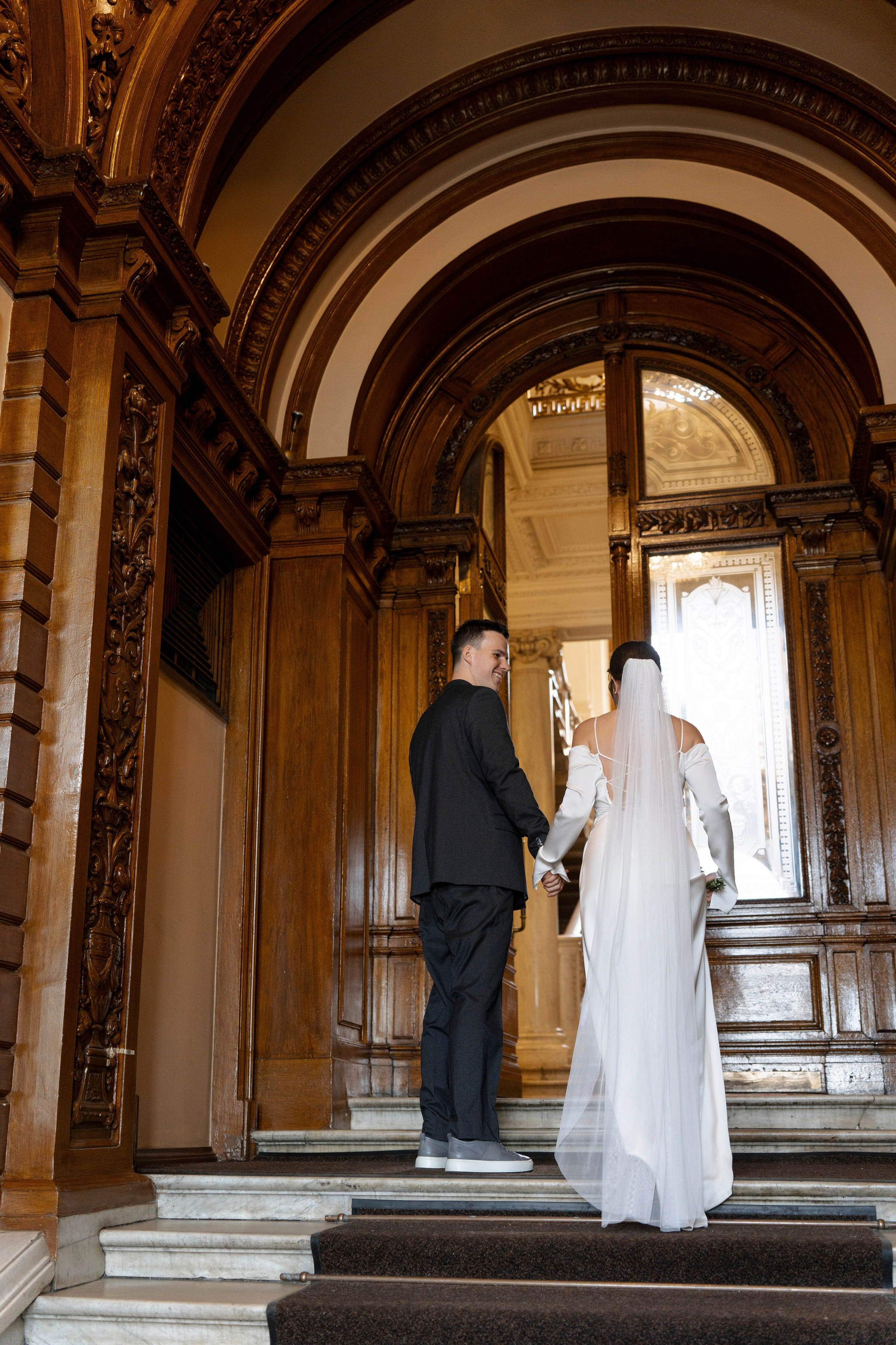 Лёня и Юля. Питер. От утра в отеле до вечеринки в ресторане на заливе. Цифра и плёнка. Свадебный фотограф Катерина Чулкова