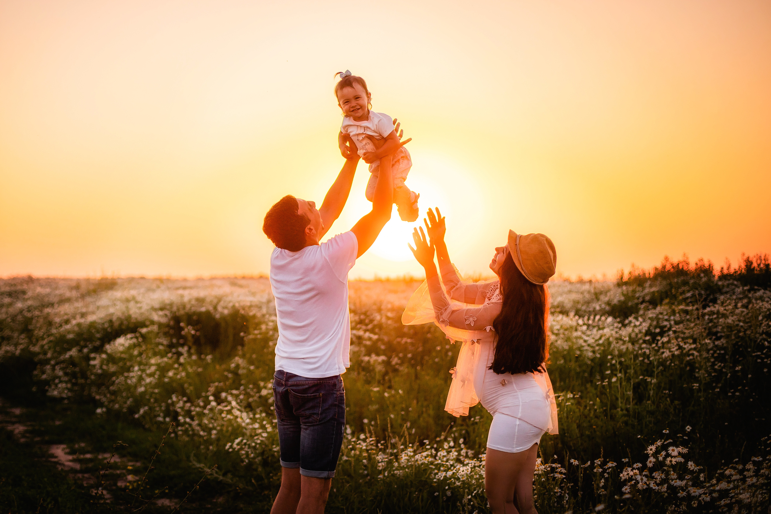 Прогулка в ромашковом поле. Семейный и свадебный фотограф в Чебоксарах и Новочебоксарске Ирина Юрь