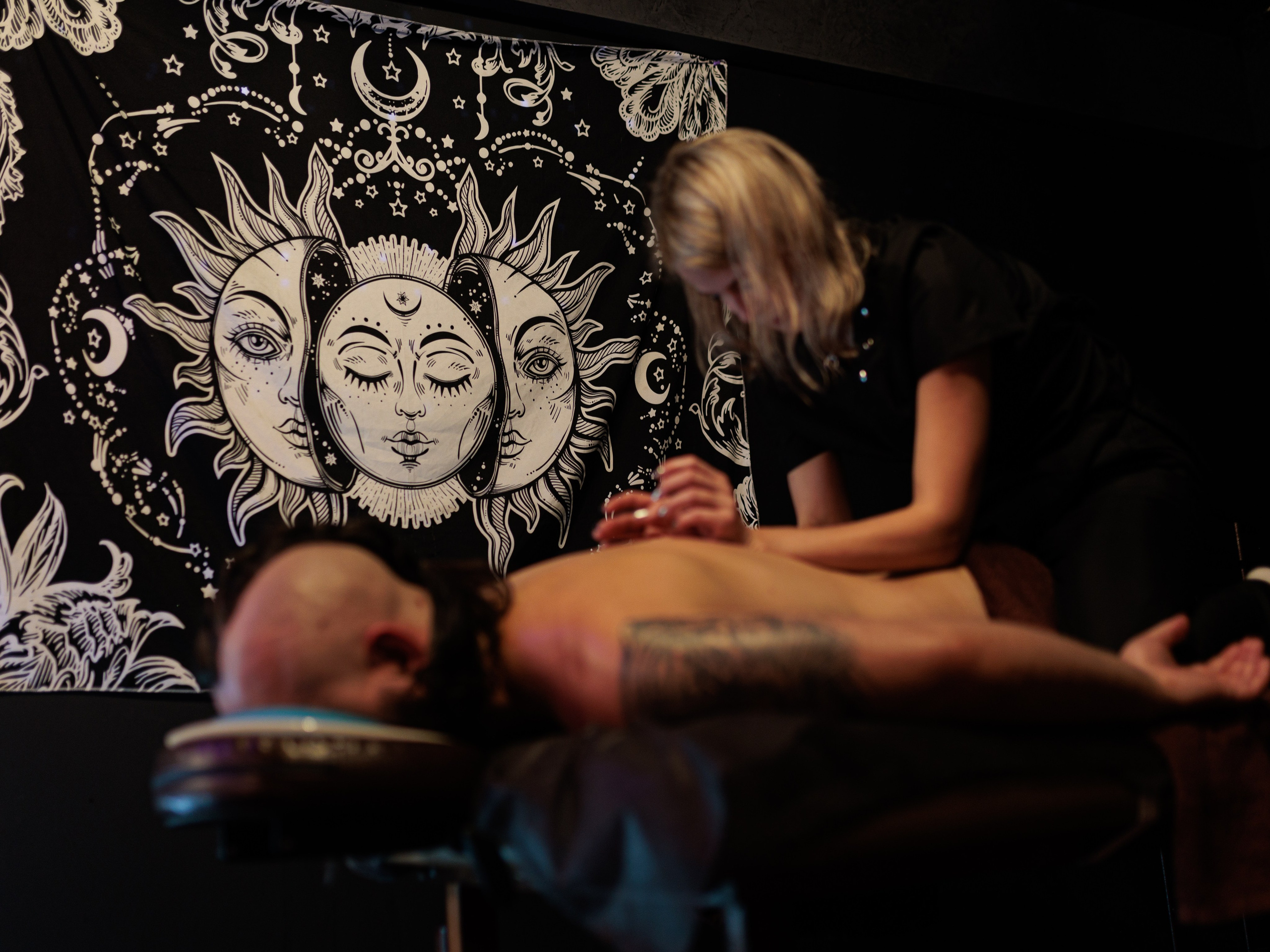 Контент фотосъемка для массажиста. Профессиональный фотограф в Москве и Мо Мария Шантарёва