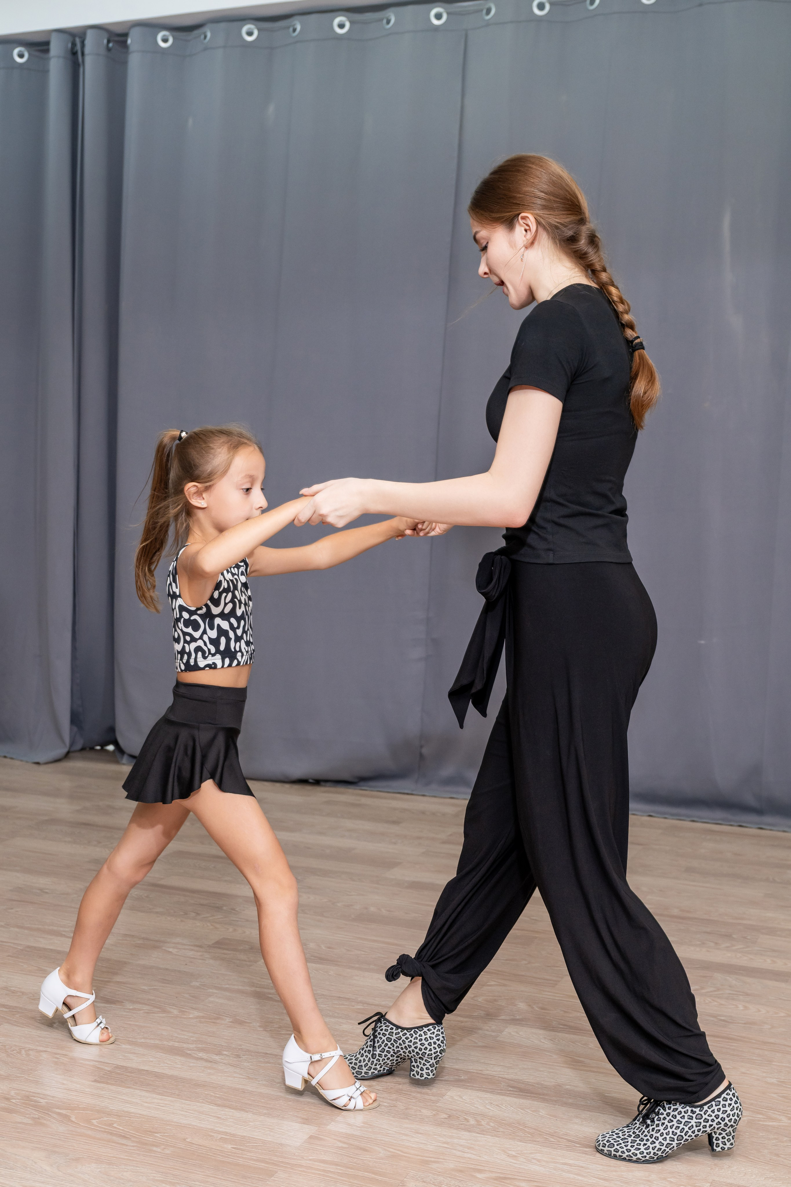 Группа 7-11 лет первый и второй год обучения. КонТакт — спортивные бальные танцы в Москве