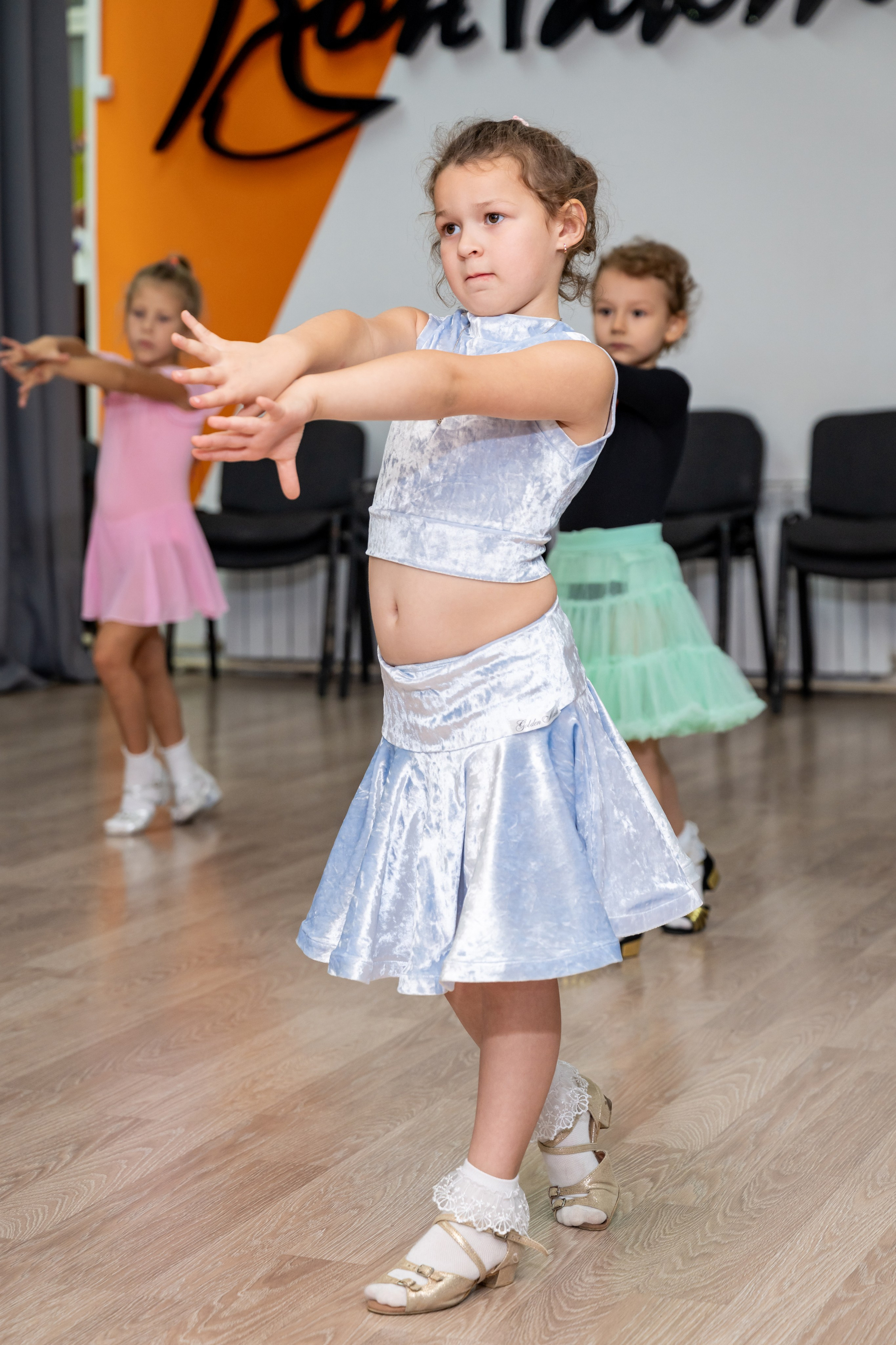 Группа 3-6 лет первый и второй год обучения. КонТакт — спортивные бальные танцы в Москве