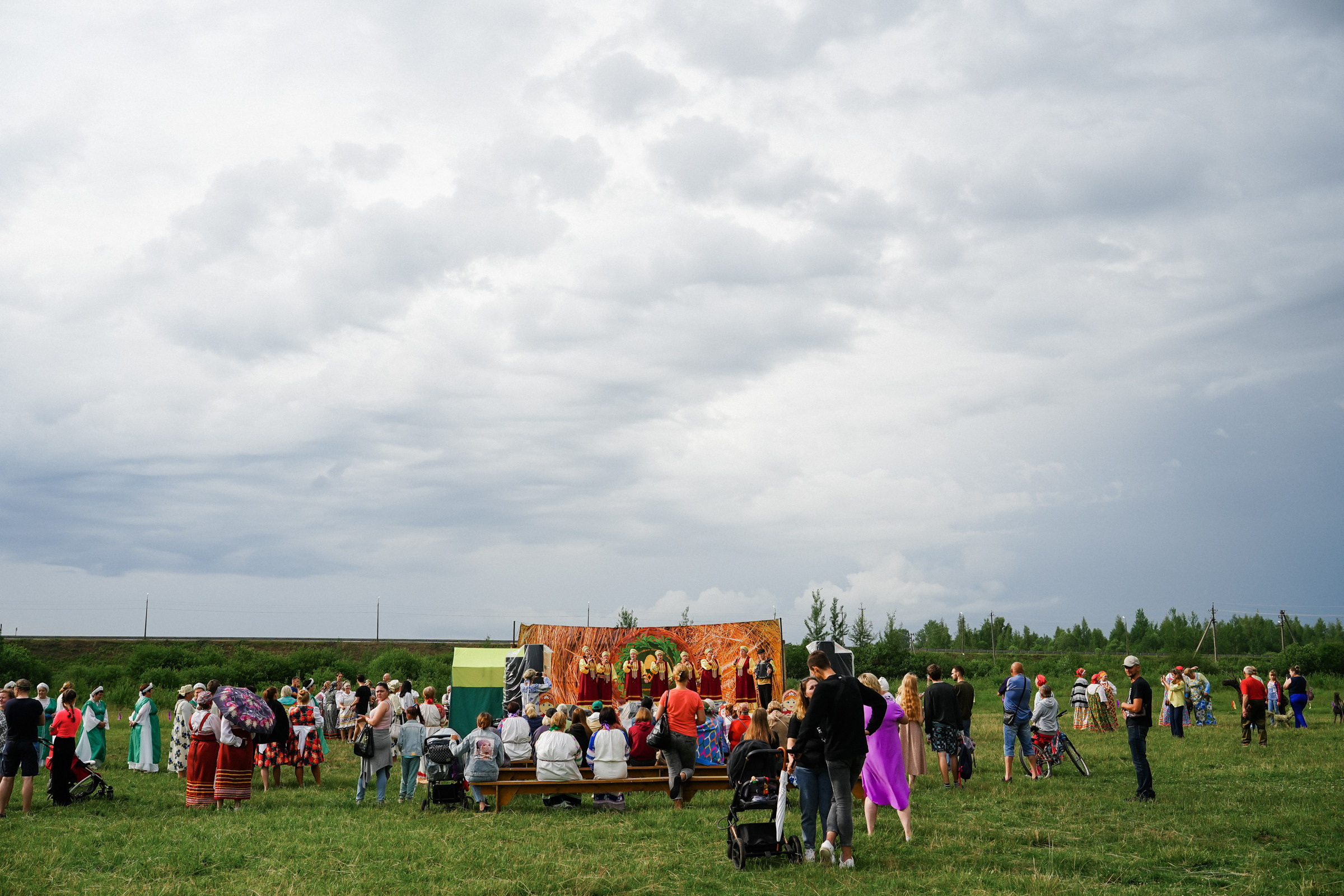 /РЕПОРТАЖ/ Фестиваль СЕНОВАЛ 01.07.2023 (Парфино). Свадебный фотограф Великий Новгород Станислав Кособудский
