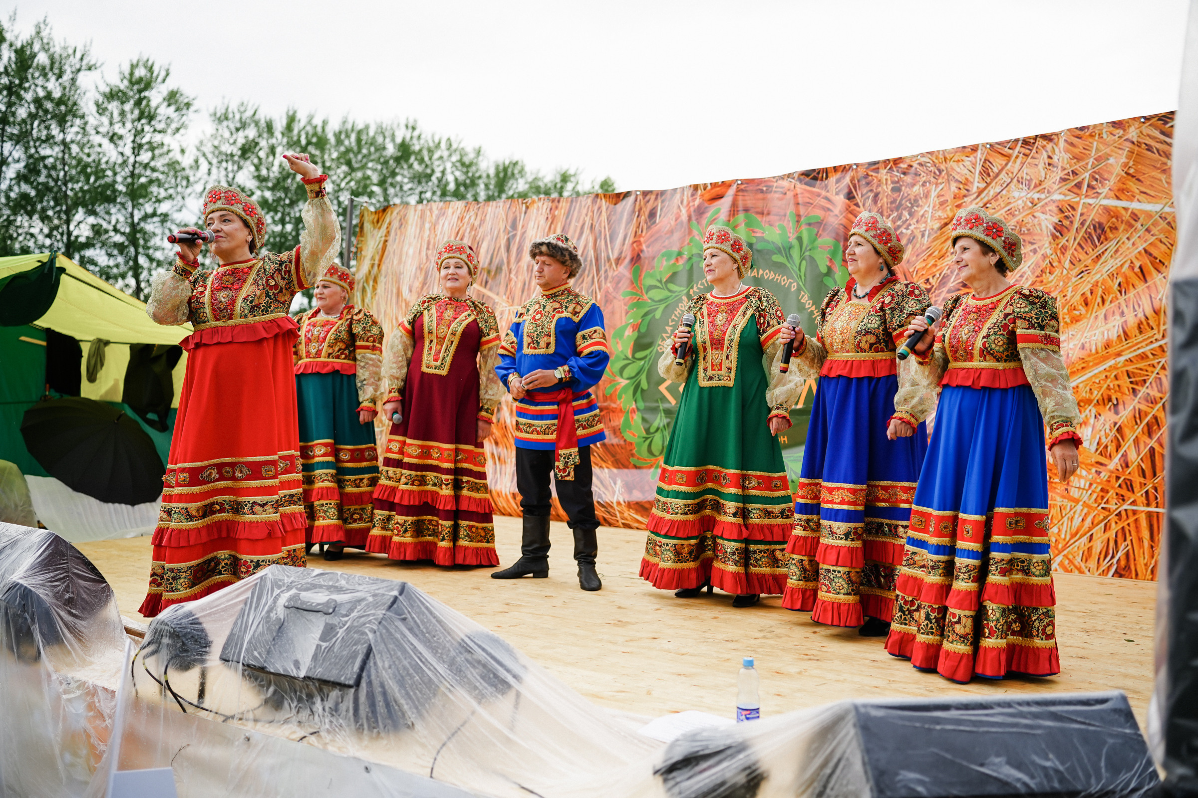 /РЕПОРТАЖ/ Фестиваль СЕНОВАЛ 01.07.2023 (Парфино). Свадебный фотограф Великий Новгород Станислав Кособудский