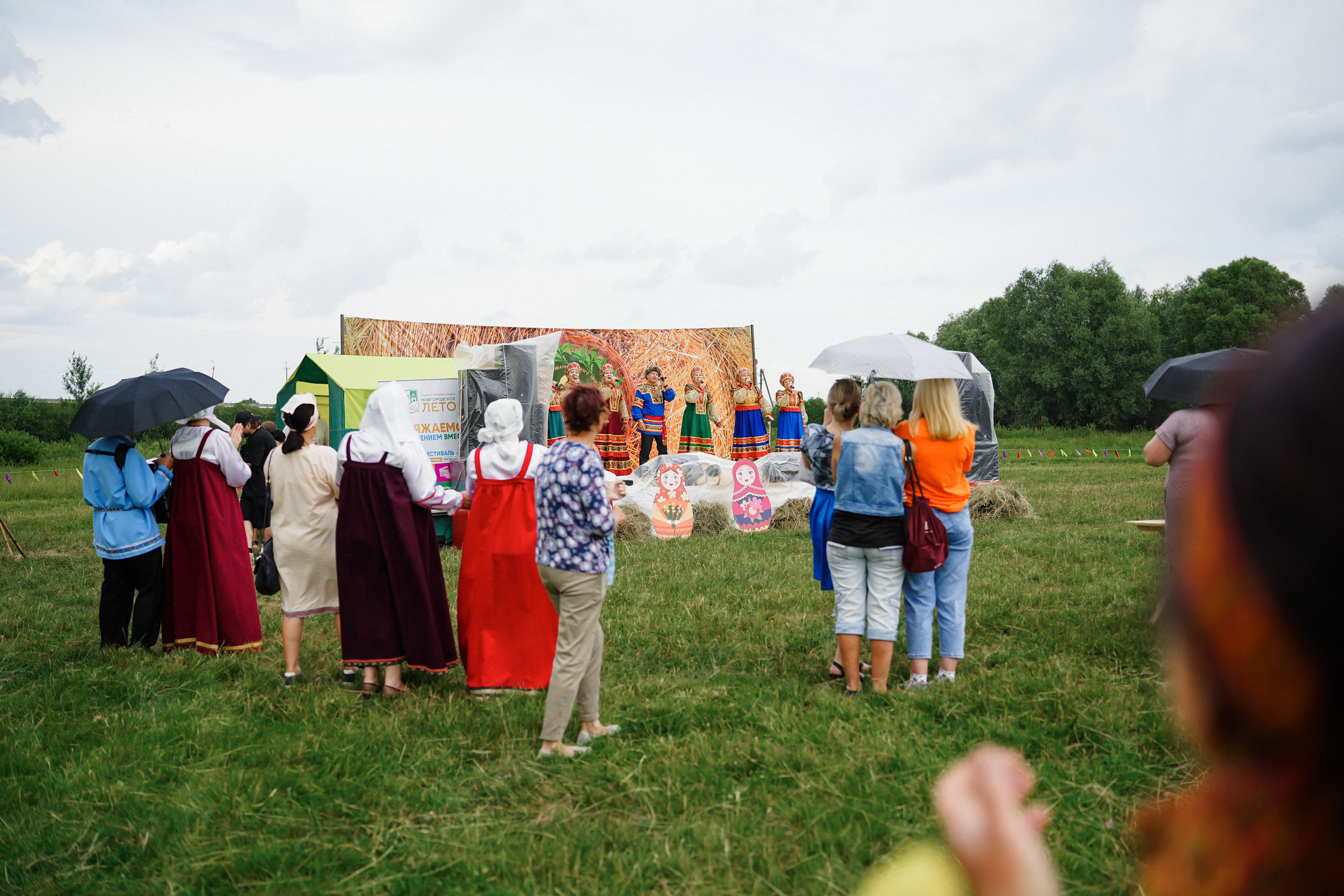 /РЕПОРТАЖ/ Фестиваль СЕНОВАЛ 01.07.2023 (Парфино). Свадебный фотограф Великий Новгород Станислав Кособудский