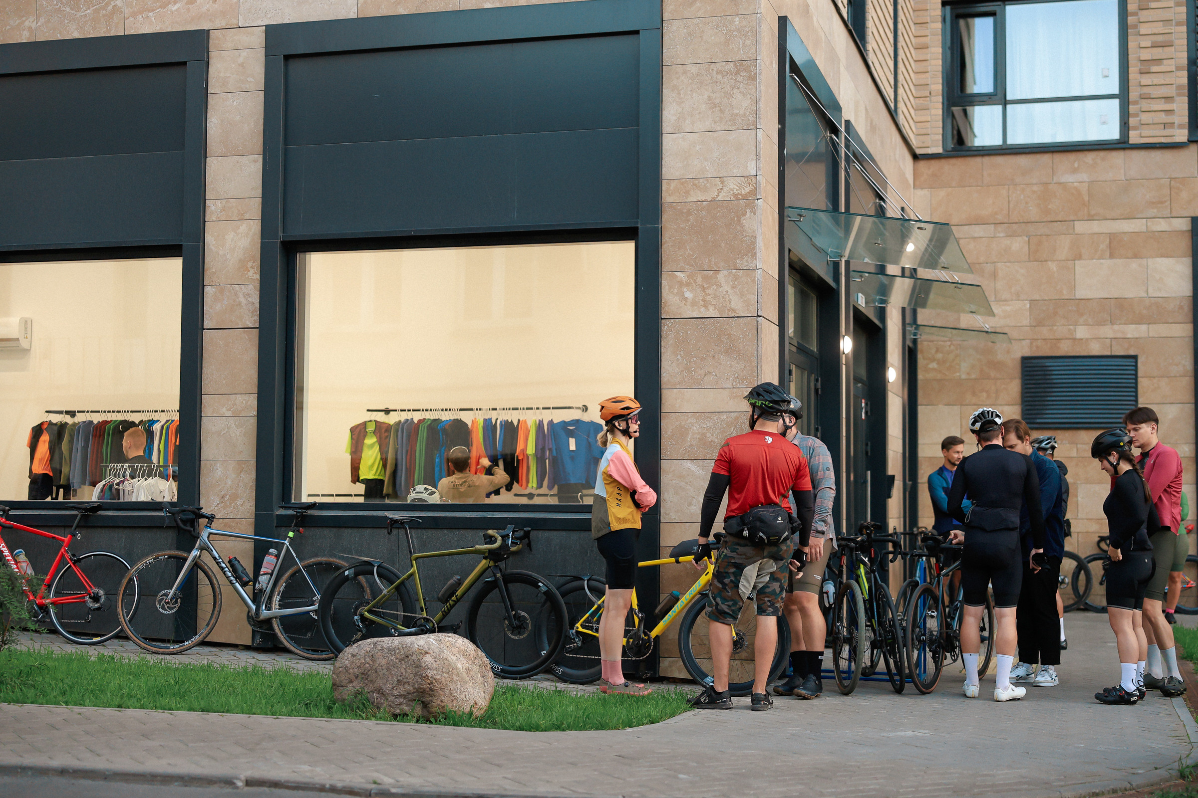 /РЕПОРТАЖ/ Вечерний заезд VETER.CC. 2023. Свадебный фотограф Великий Новгород Станислав Кособудский