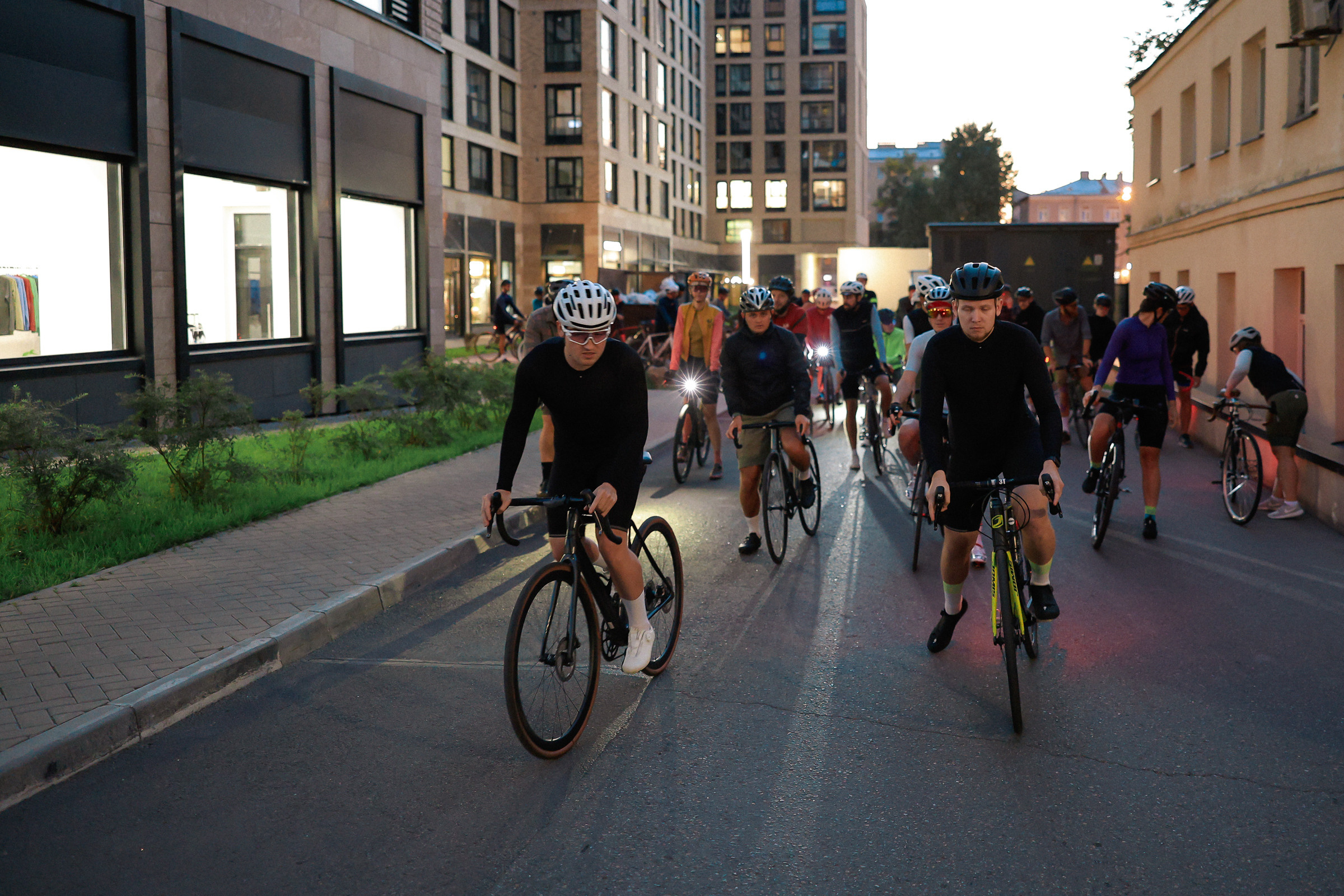 /РЕПОРТАЖ/ Вечерний заезд VETER.CC. 2023. Свадебный фотограф Великий Новгород Станислав Кособудский