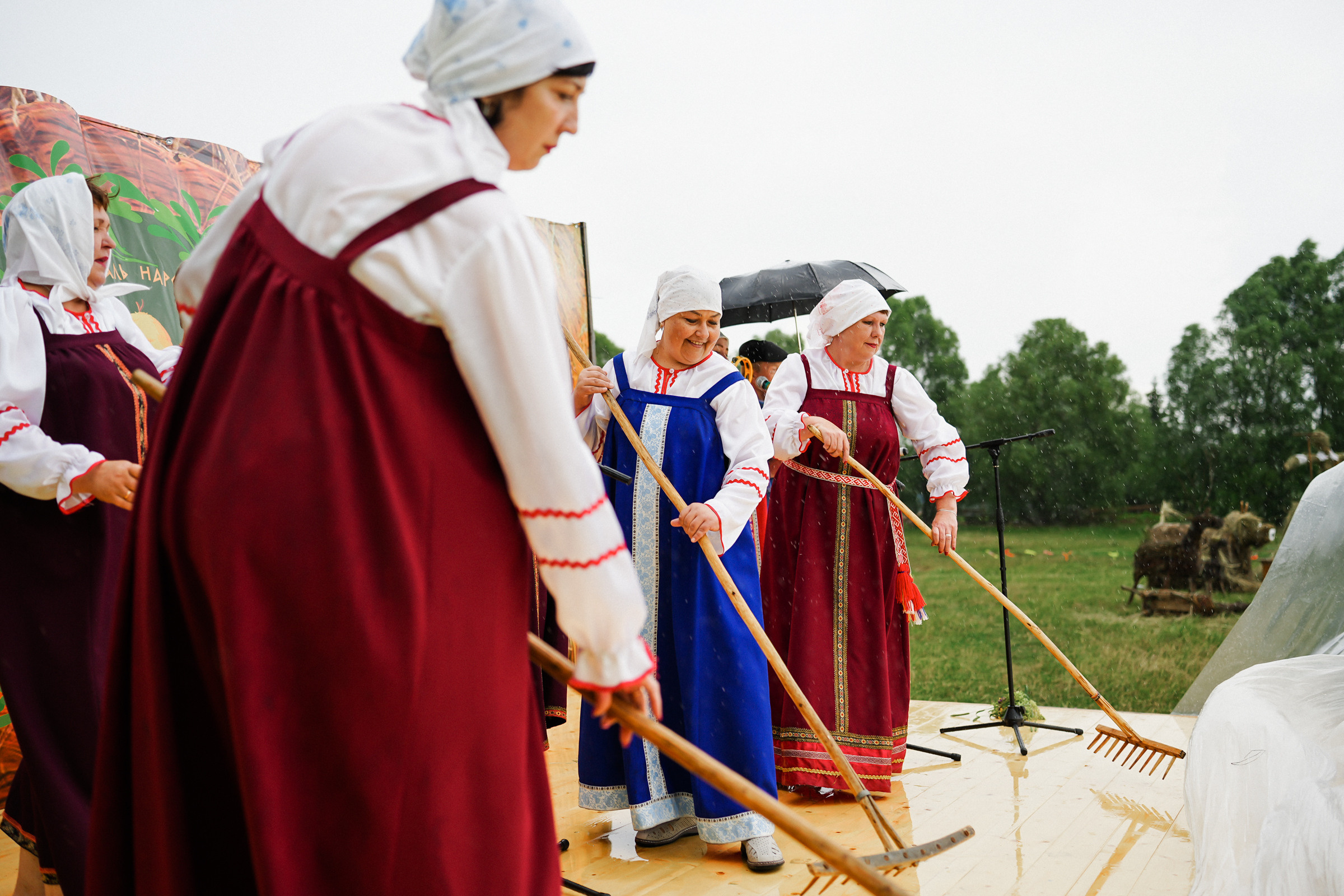 /РЕПОРТАЖ/ Фестиваль СЕНОВАЛ 01.07.2023 (Парфино). Свадебный фотограф Великий Новгород Станислав Кособудский