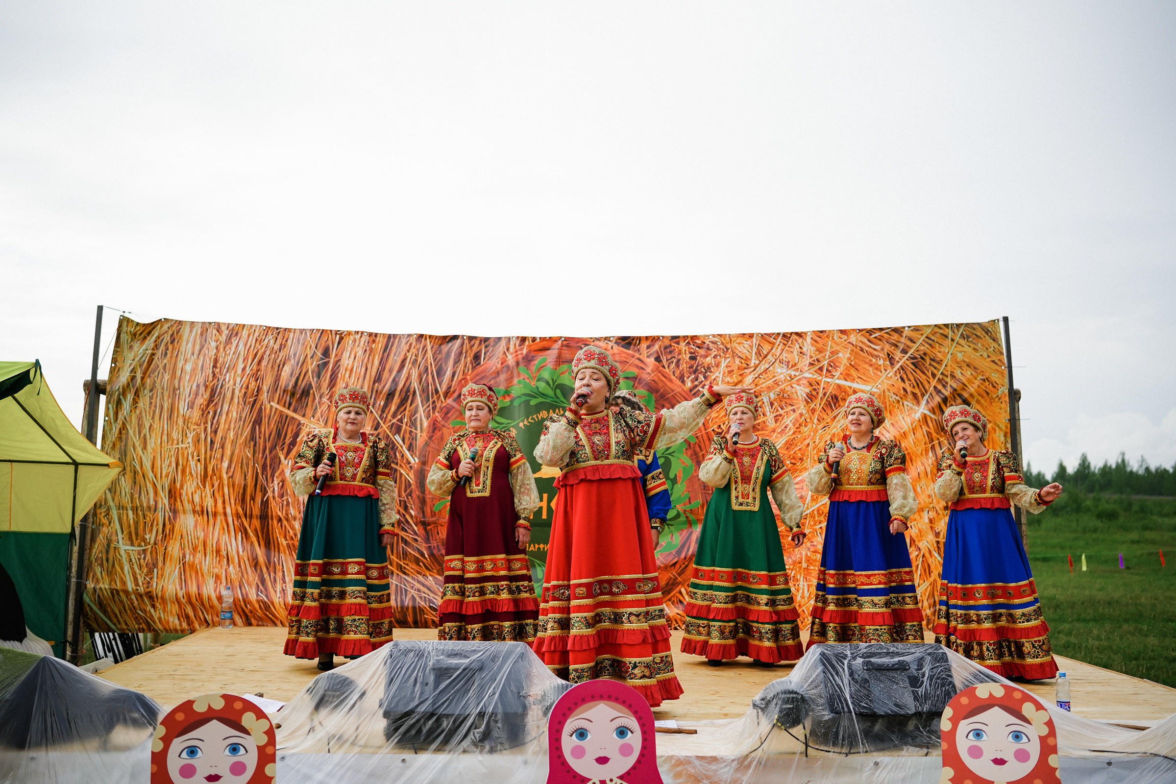 /РЕПОРТАЖ/ Фестиваль СЕНОВАЛ 01.07.2023 (Парфино). Свадебный фотограф Великий Новгород Станислав Кособудский