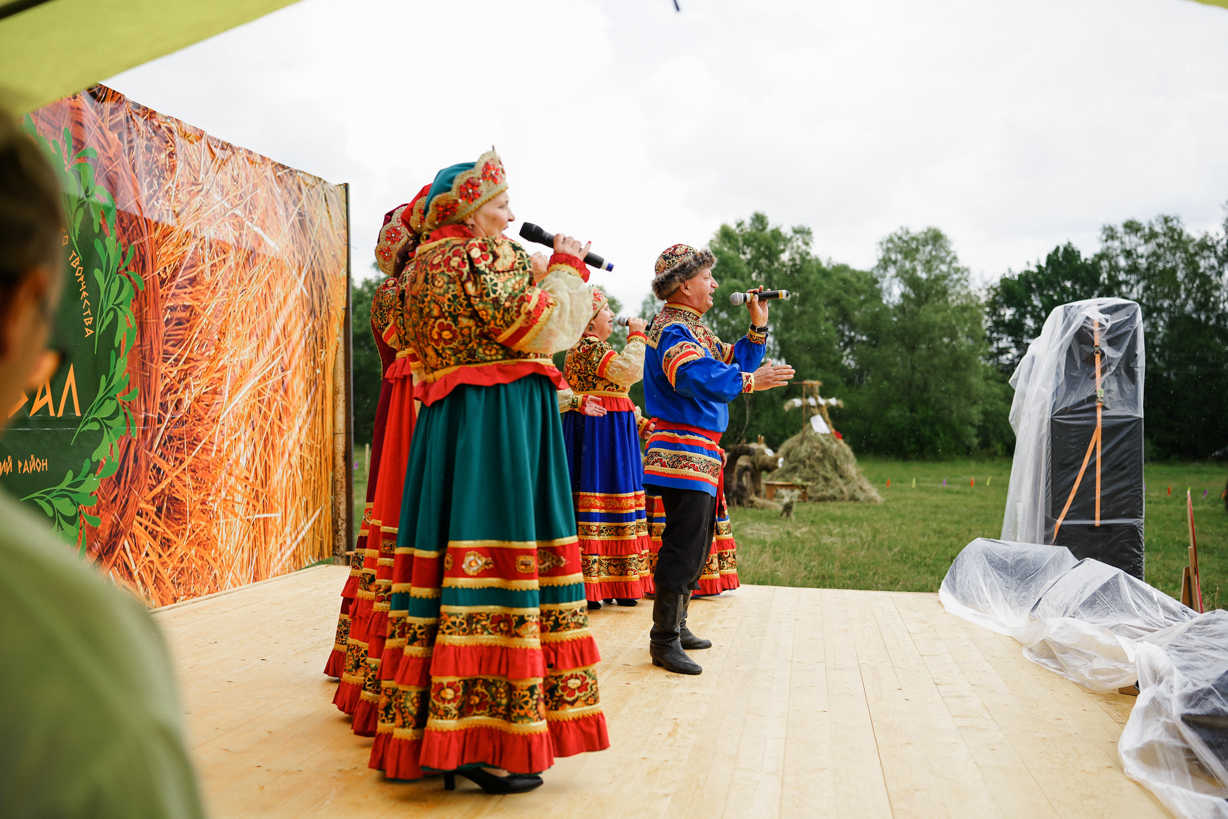 /РЕПОРТАЖ/ Фестиваль СЕНОВАЛ 01.07.2023 (Парфино). Свадебный фотограф Великий Новгород Станислав Кособудский