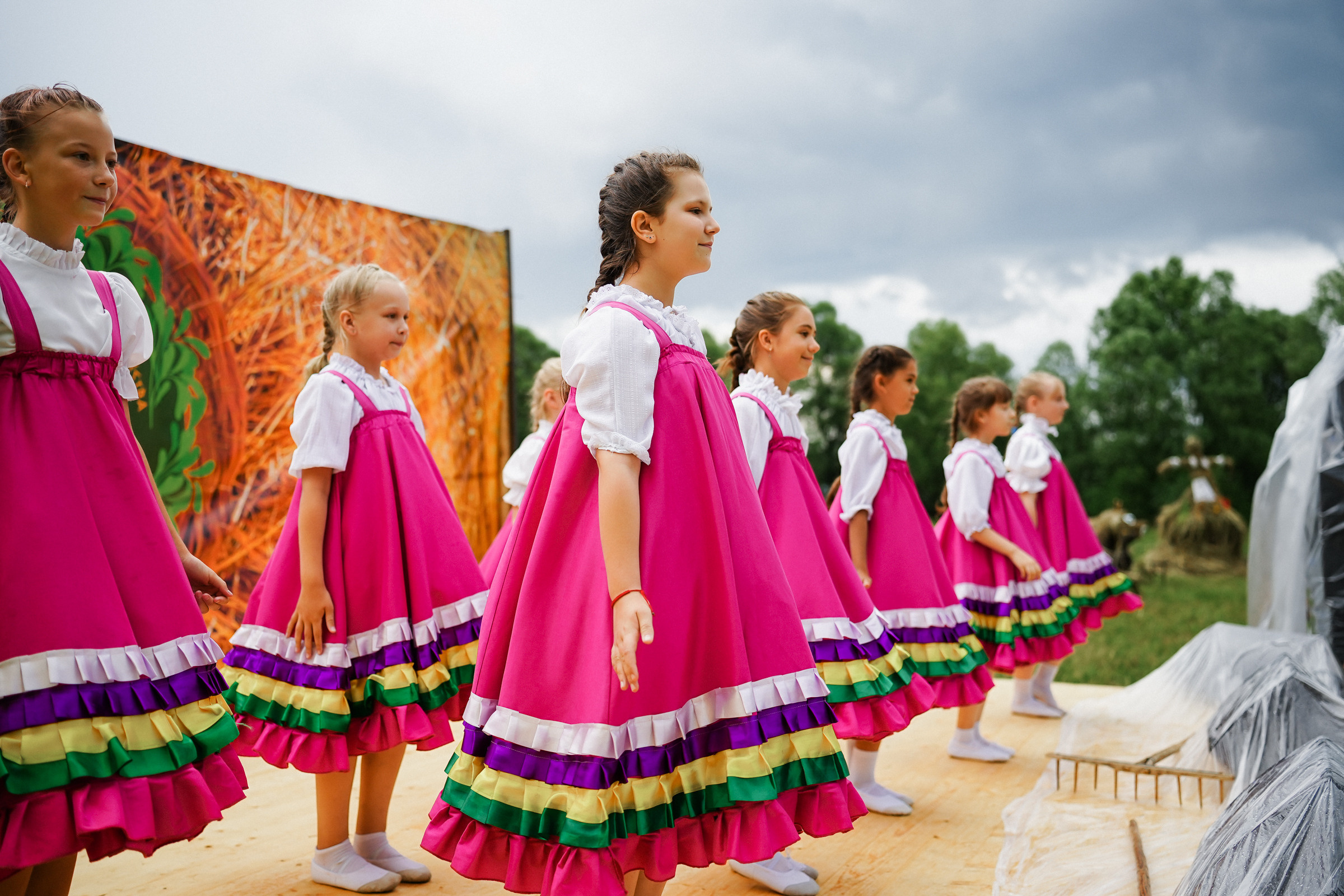 /РЕПОРТАЖ/ Фестиваль СЕНОВАЛ 01.07.2023 (Парфино). Свадебный фотограф Великий Новгород Станислав Кособудский