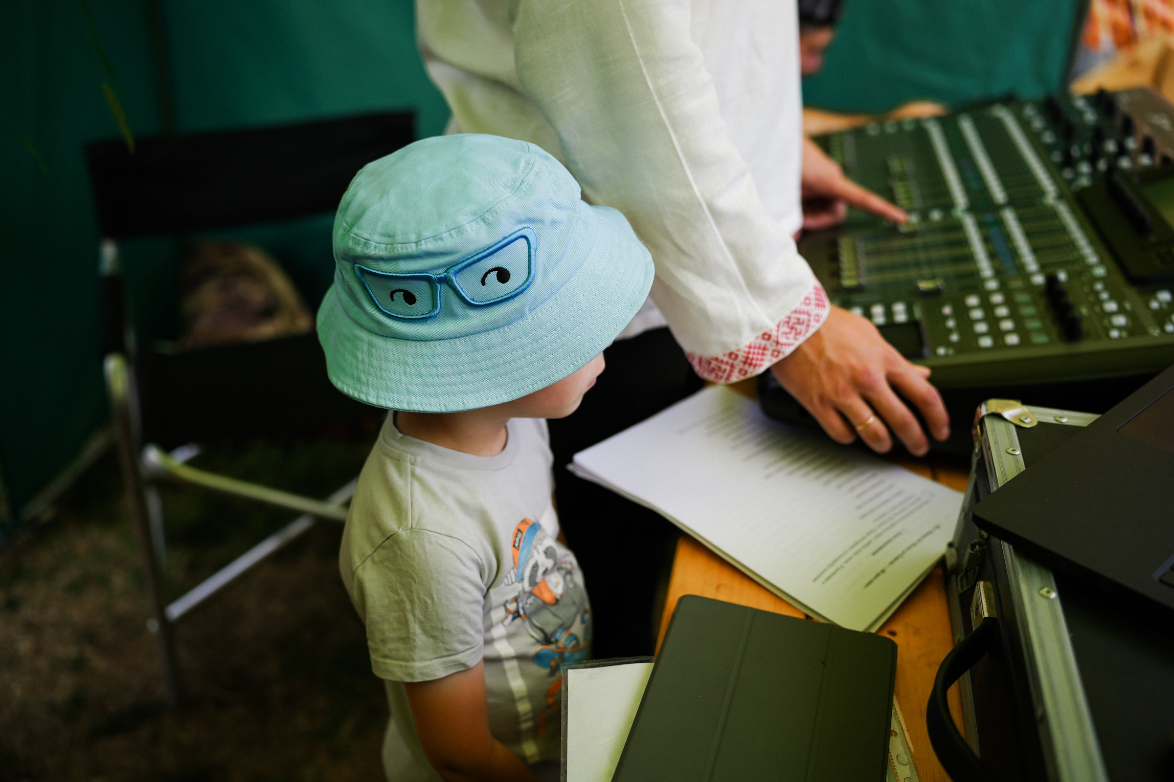 /РЕПОРТАЖ/ Фестиваль СЕНОВАЛ 01.07.2023 (Парфино). Свадебный фотограф Великий Новгород Станислав Кособудский