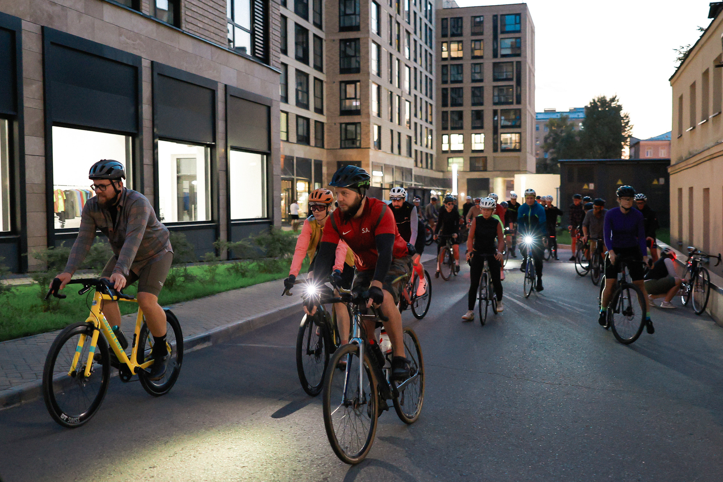 /РЕПОРТАЖ/ Вечерний заезд VETER.CC. 2023. Свадебный фотограф Великий Новгород Станислав Кособудский