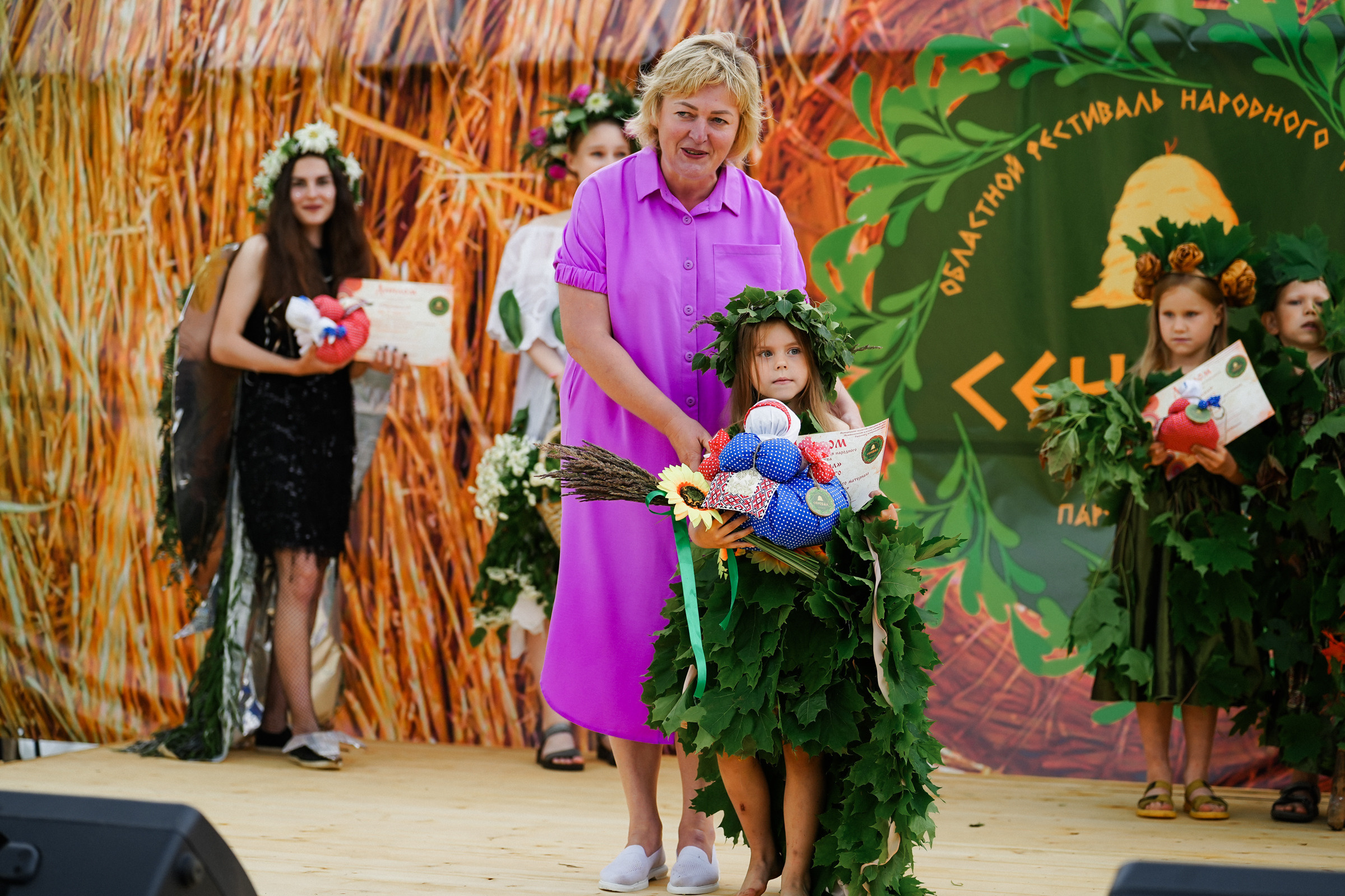 /РЕПОРТАЖ/ Фестиваль СЕНОВАЛ 01.07.2023 (Парфино). Свадебный фотограф Великий Новгород Станислав Кособудский