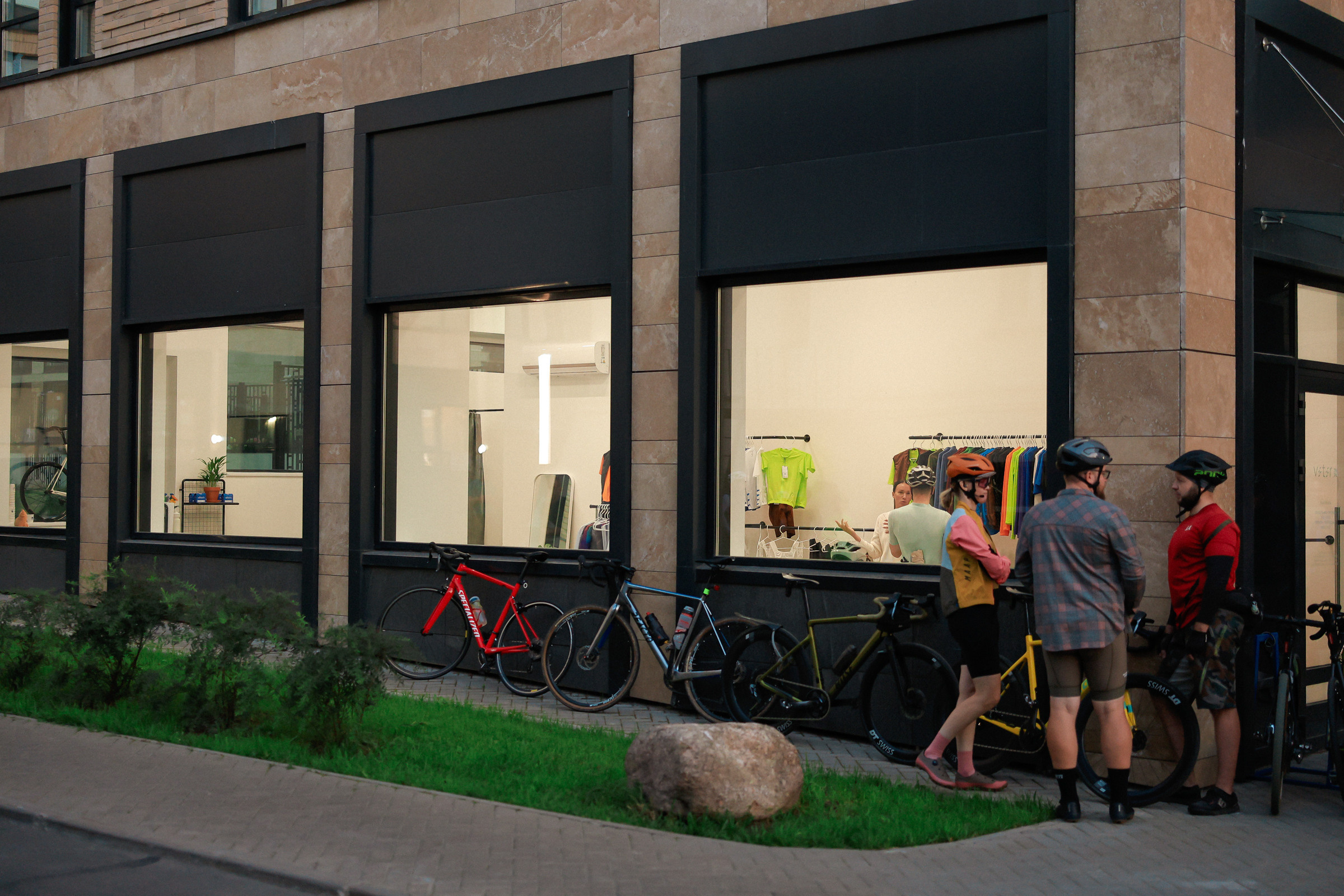 /РЕПОРТАЖ/ Вечерний заезд VETER.CC. 2023. Свадебный фотограф Великий Новгород Станислав Кособудский