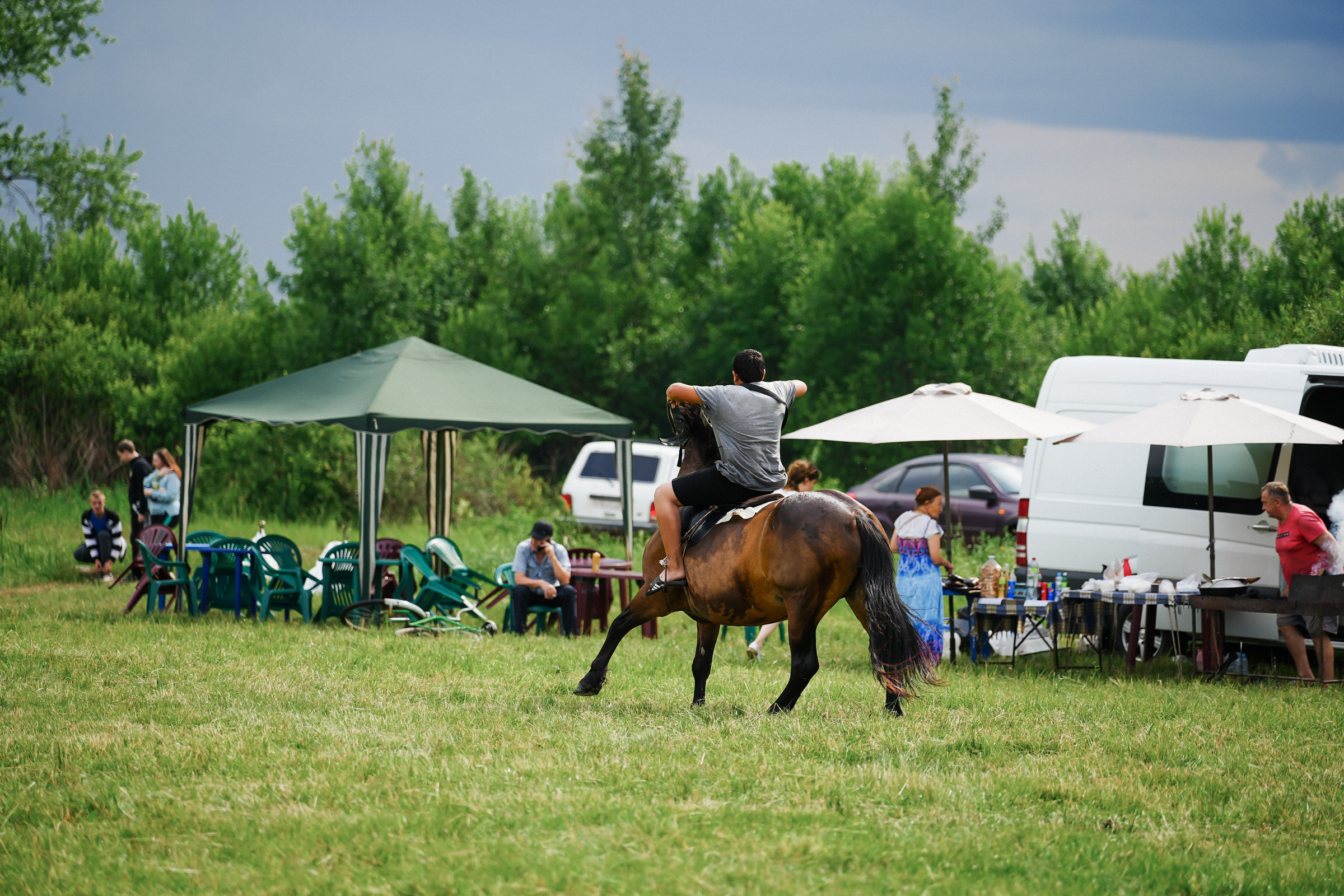 /РЕПОРТАЖ/ Фестиваль СЕНОВАЛ 01.07.2023 (Парфино). Свадебный фотограф Великий Новгород Станислав Кособудский