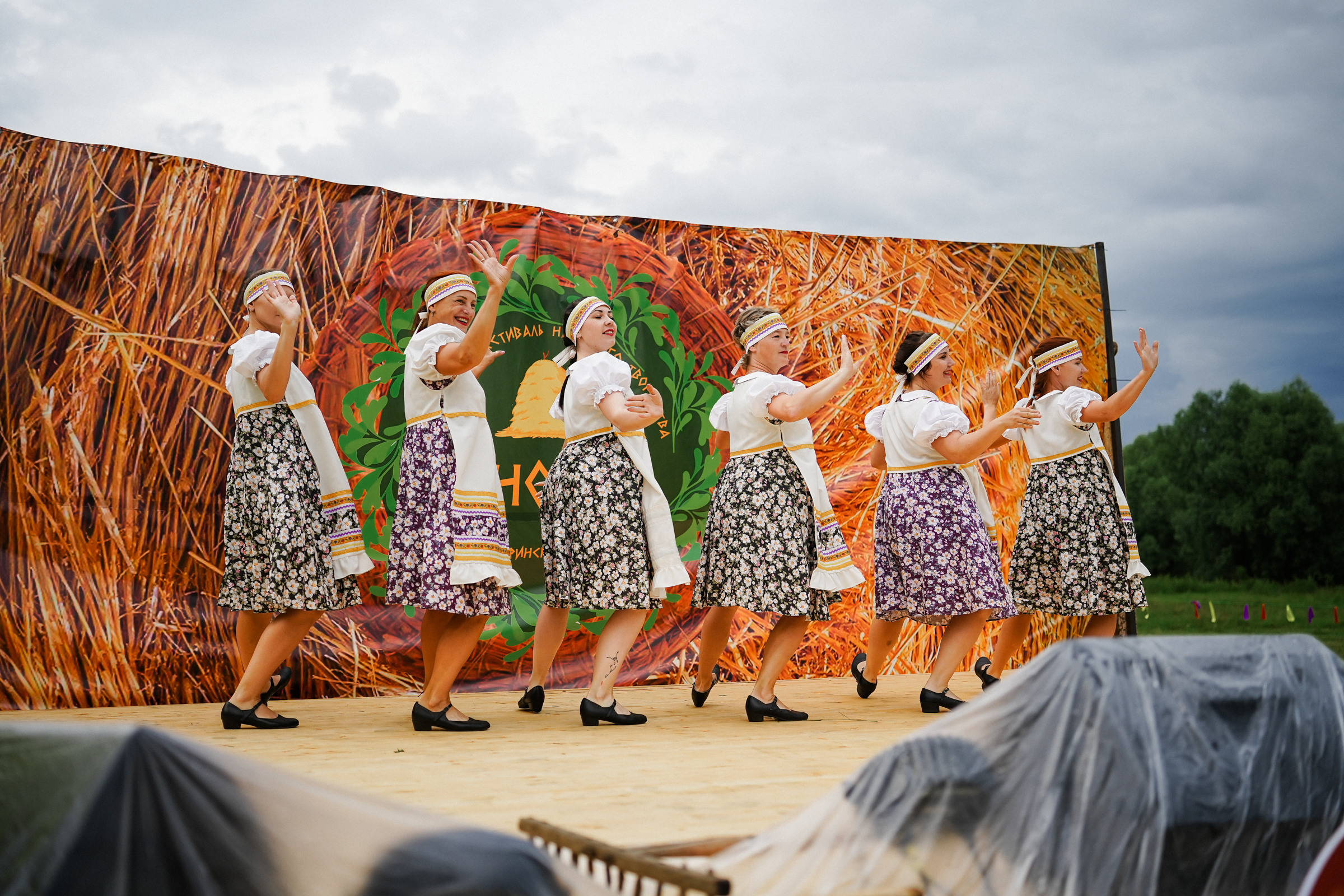 /РЕПОРТАЖ/ Фестиваль СЕНОВАЛ 01.07.2023 (Парфино). Свадебный фотограф Великий Новгород Станислав Кособудский