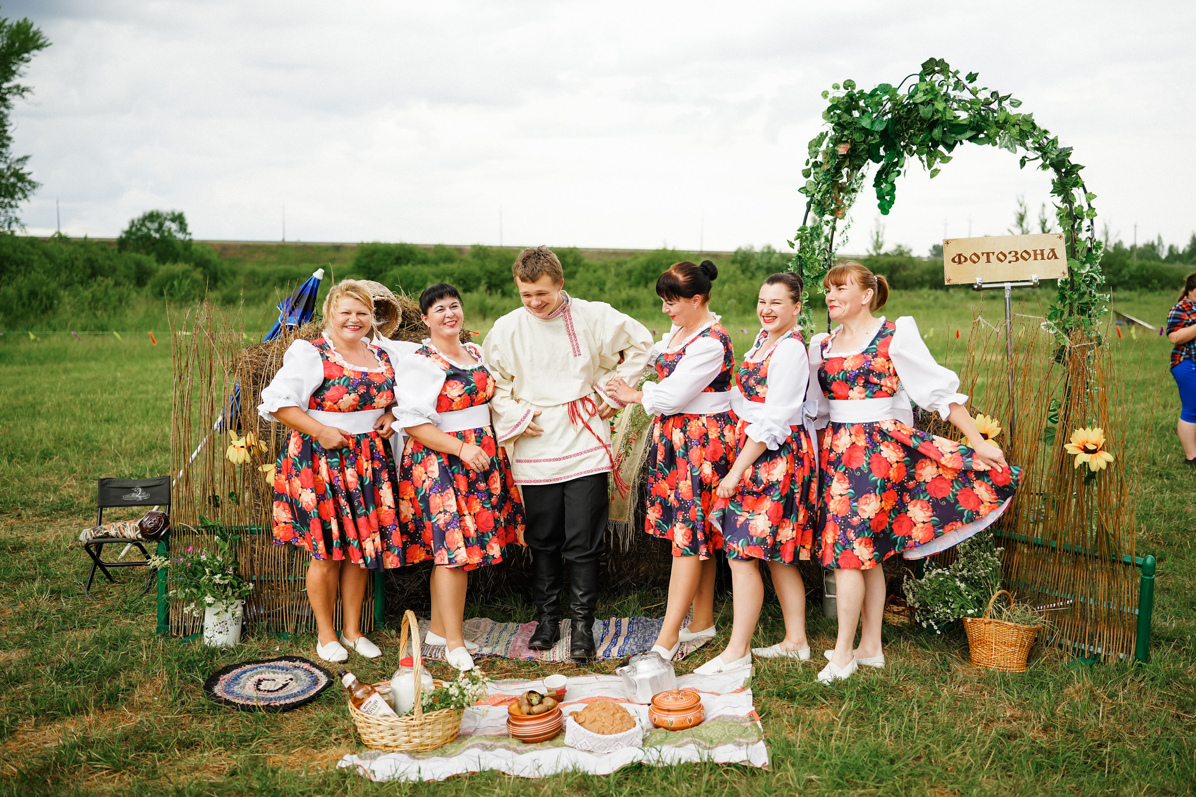 /РЕПОРТАЖ/ Фестиваль СЕНОВАЛ 01.07.2023 (Парфино). Свадебный фотограф Великий Новгород Станислав Кособудский