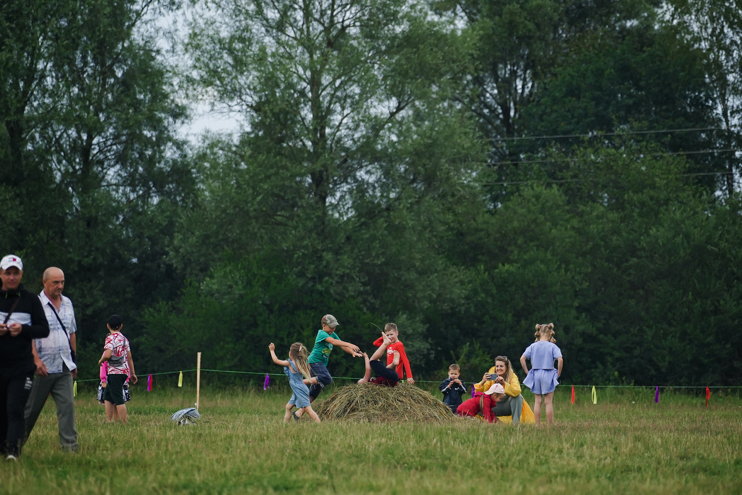 /РЕПОРТАЖ/ Фестиваль СЕНОВАЛ 01.07.2023 (Парфино). Свадебный фотограф Великий Новгород Станислав Кособудский