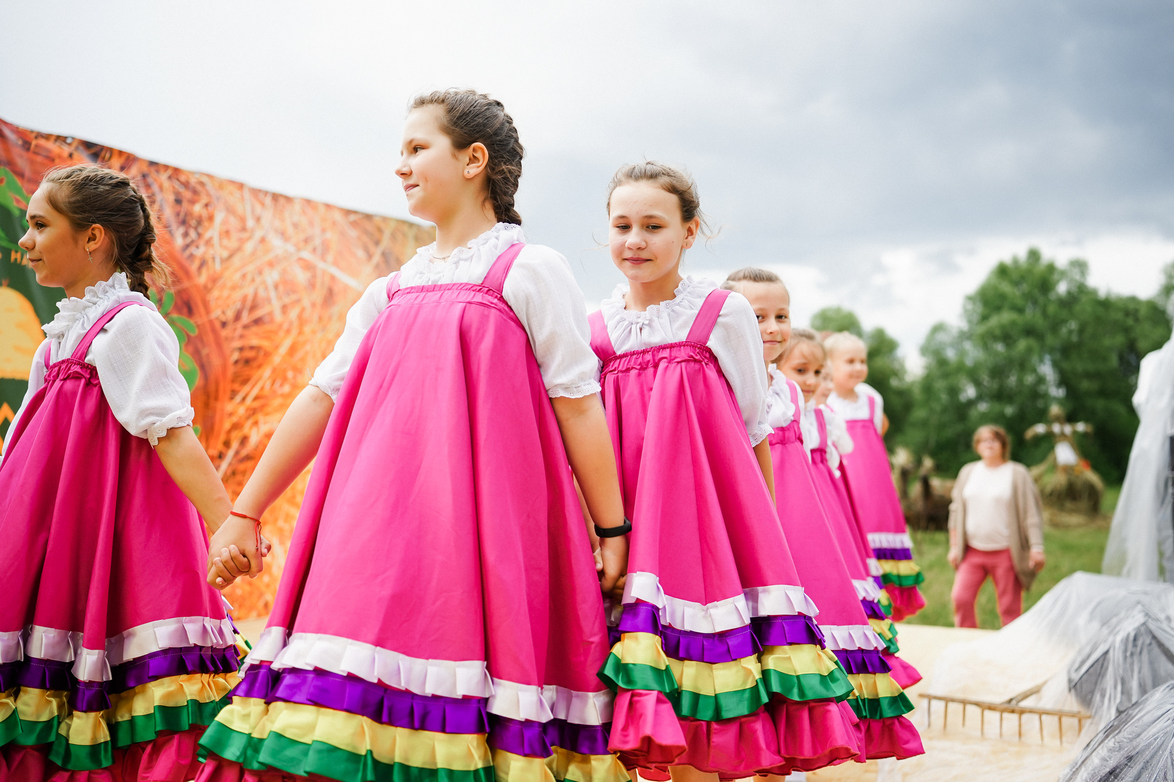 /РЕПОРТАЖ/ Фестиваль СЕНОВАЛ 01.07.2023 (Парфино). Свадебный фотограф Великий Новгород Станислав Кособудский