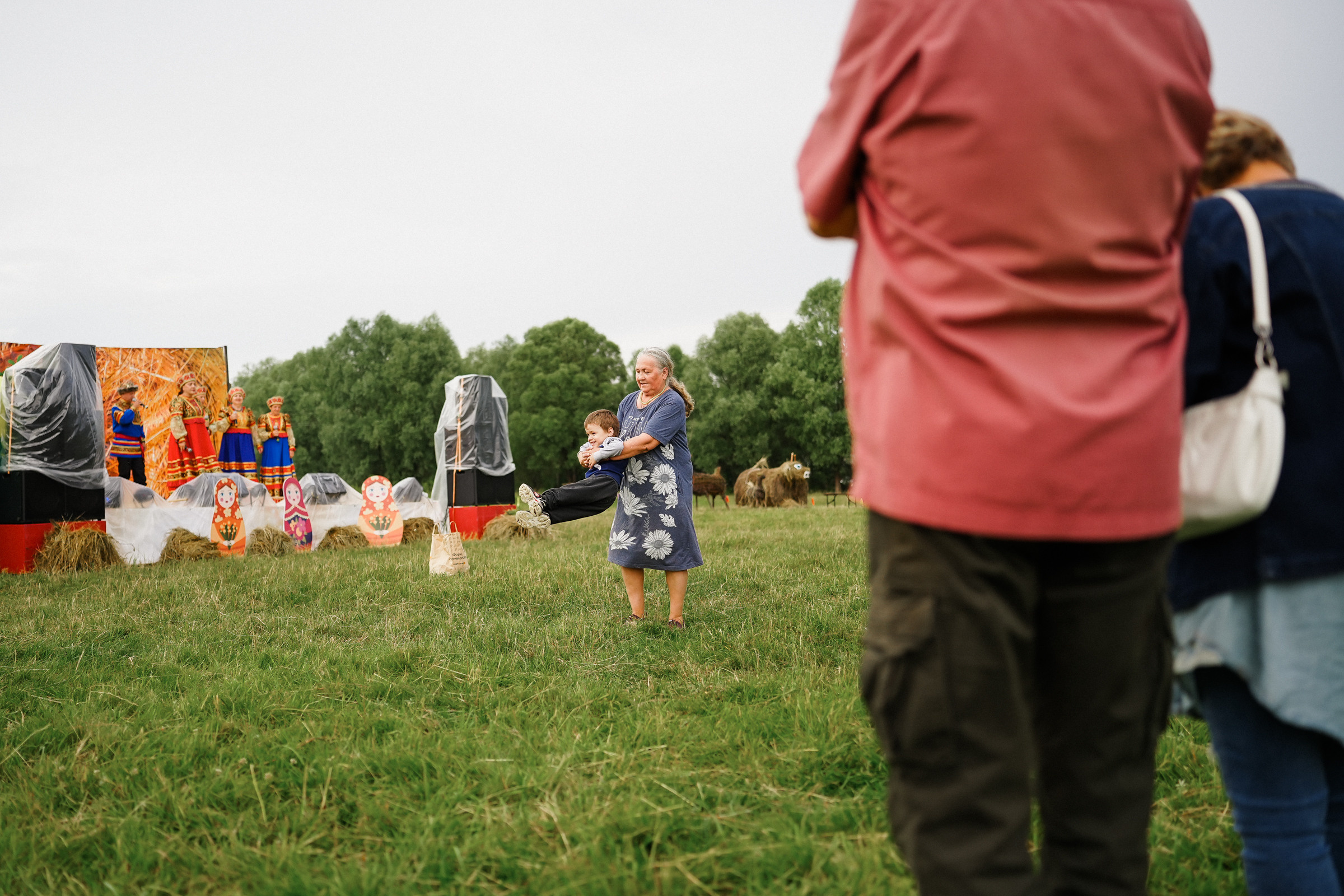 /РЕПОРТАЖ/ Фестиваль СЕНОВАЛ 01.07.2023 (Парфино). Свадебный фотограф Великий Новгород Станислав Кособудский