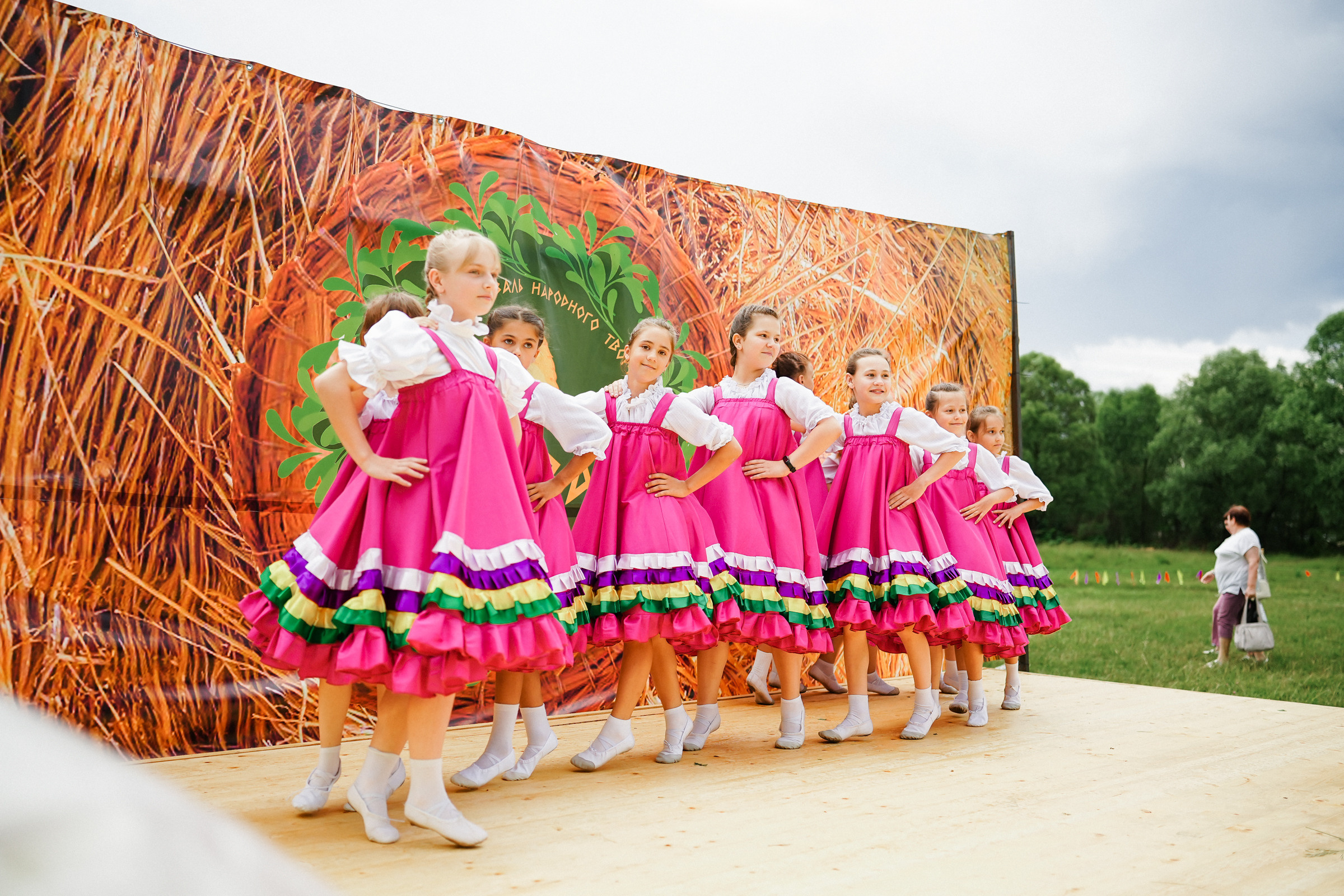 /РЕПОРТАЖ/ Фестиваль СЕНОВАЛ 01.07.2023 (Парфино). Свадебный фотограф Великий Новгород Станислав Кособудский