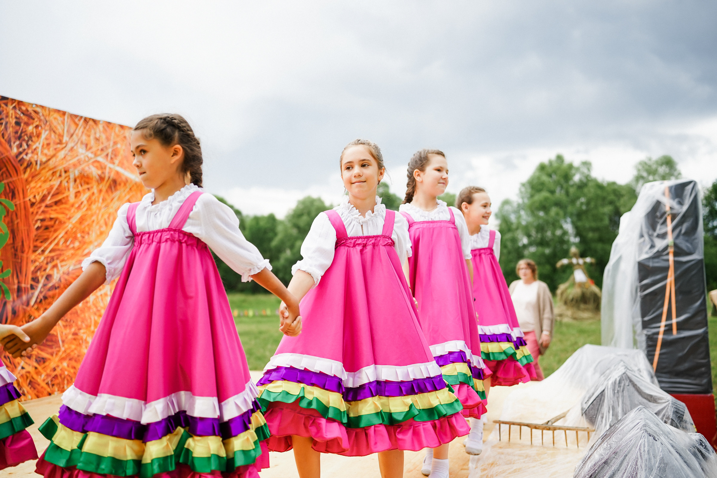 /РЕПОРТАЖ/ Фестиваль СЕНОВАЛ 01.07.2023 (Парфино). Свадебный фотограф Великий Новгород Станислав Кособудский